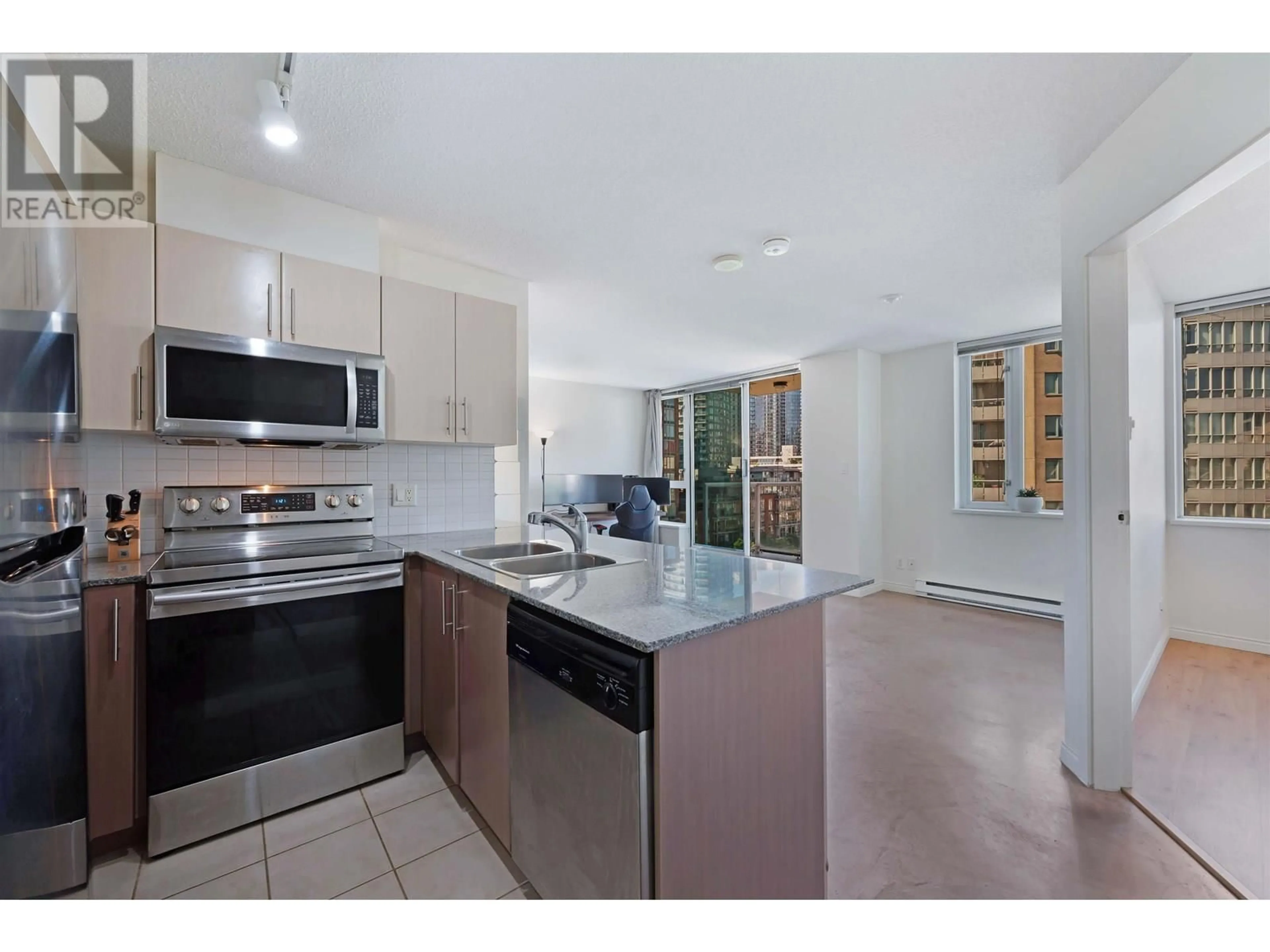 Standard kitchen, ceramic/tile floor for 802 - 550 TAYLOR STREET, Vancouver British Columbia V6B1R1