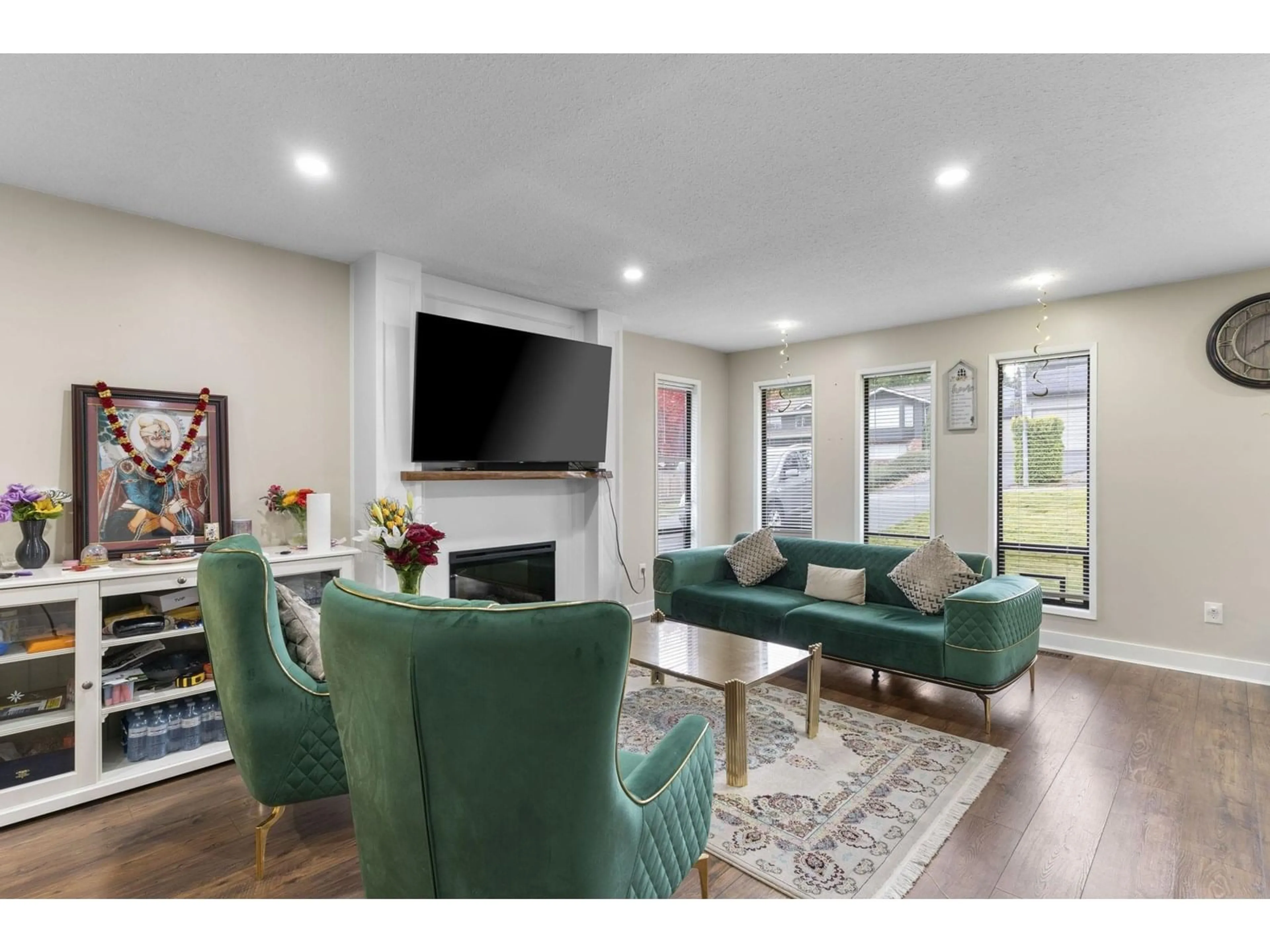 Living room with furniture, unknown for 19745 48A, Langley British Columbia V3A4W2
