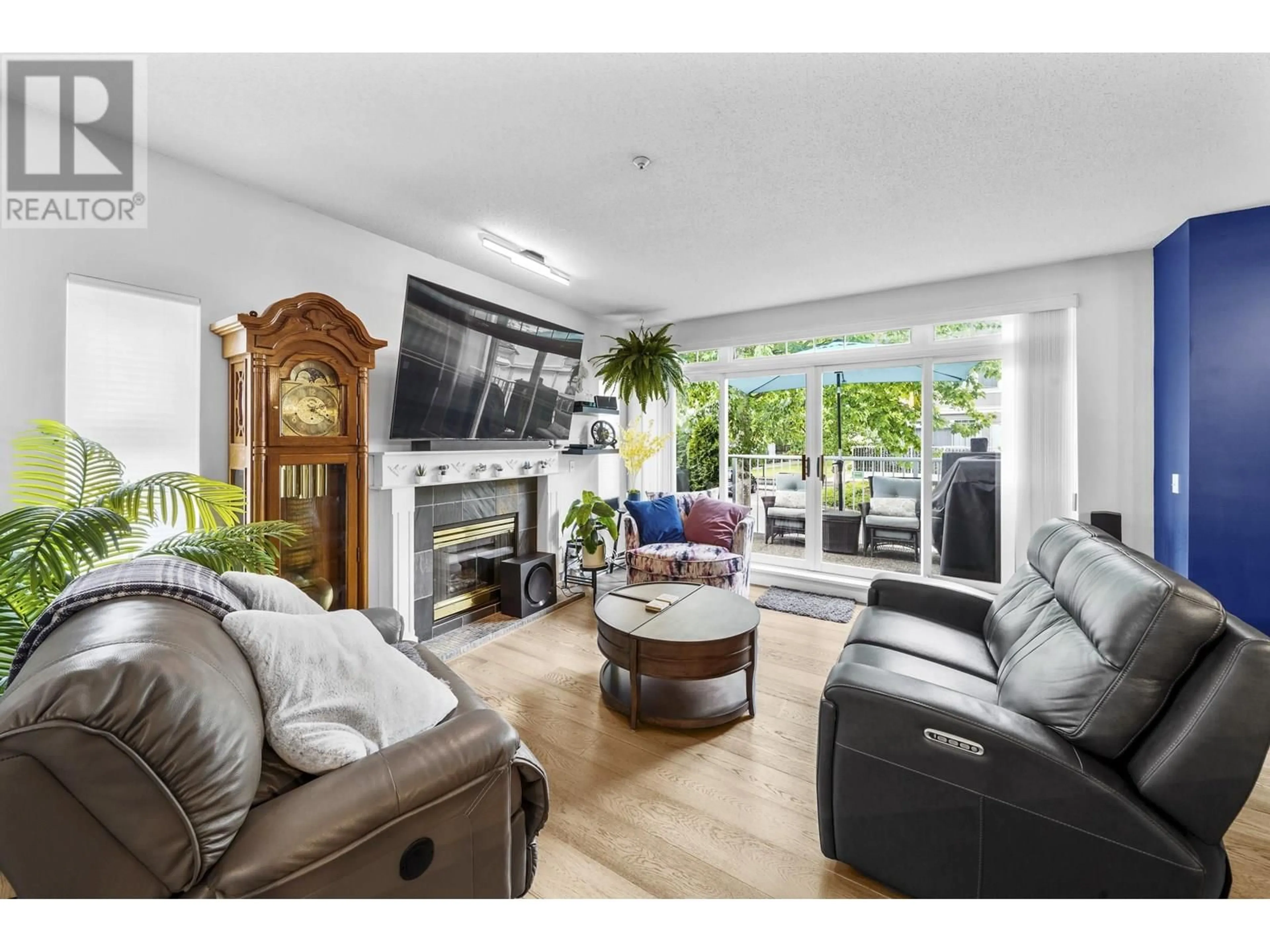 Living room with furniture, unknown for 66 - 2422 HAWTHORNE AVENUE, Port Coquitlam British Columbia V3C6K7
