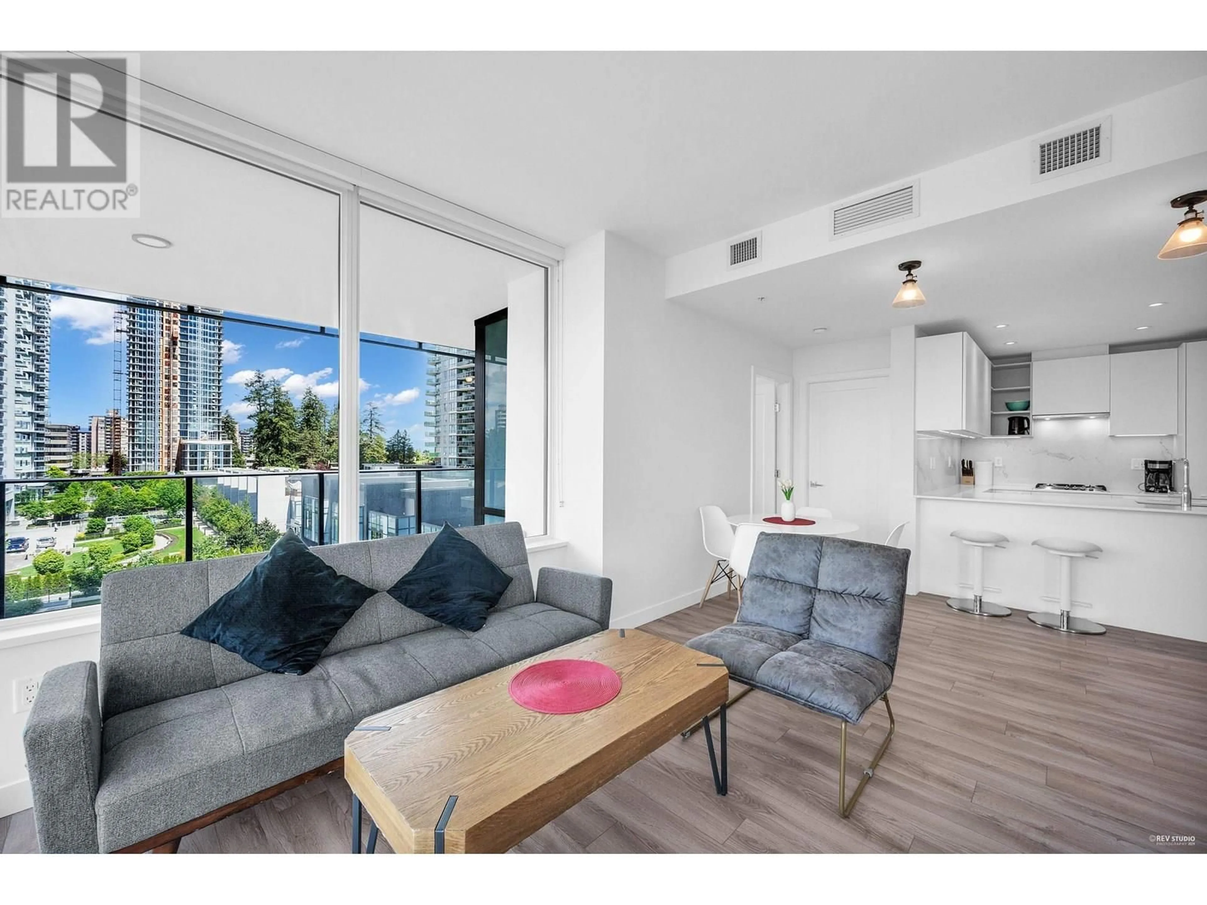 Living room with furniture, unknown for 502 - 6699 DUNBLANE AVENUE, Burnaby British Columbia V5H0J8