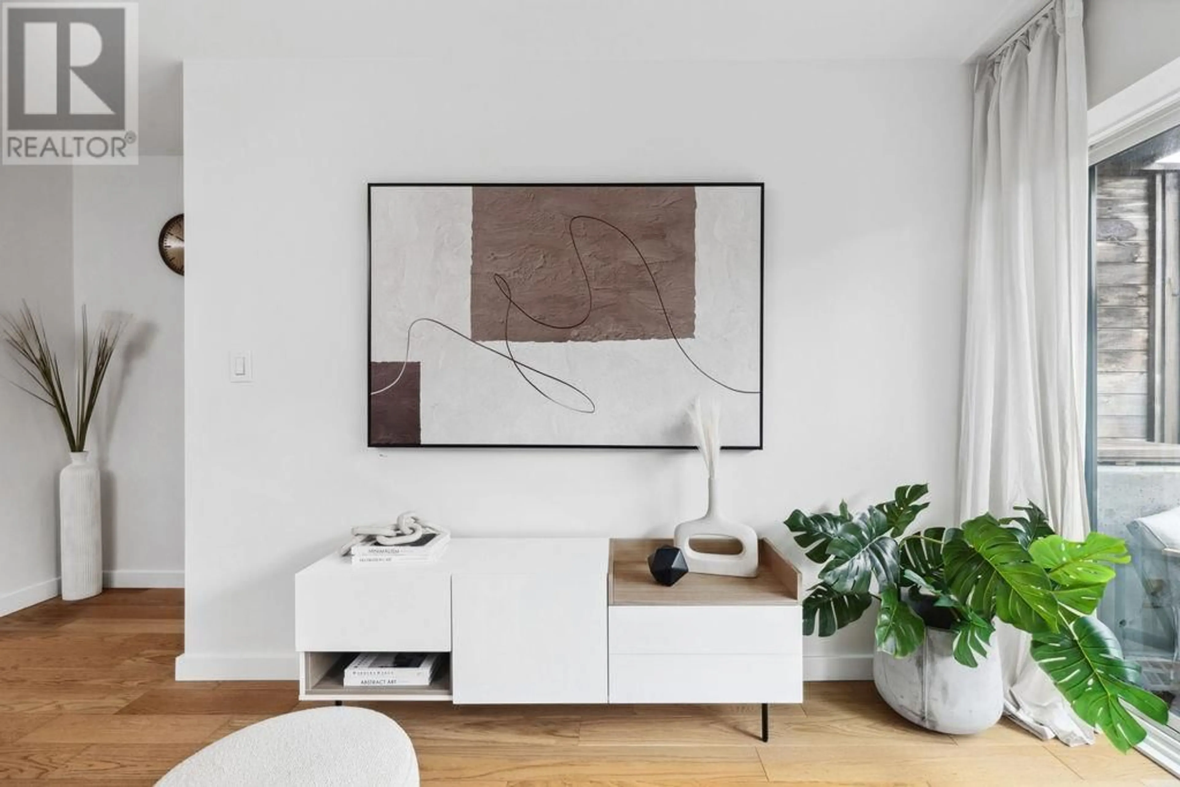 Living room with furniture, unknown for 109 - 2025 2ND AVENUE, Vancouver British Columbia V6J1J6