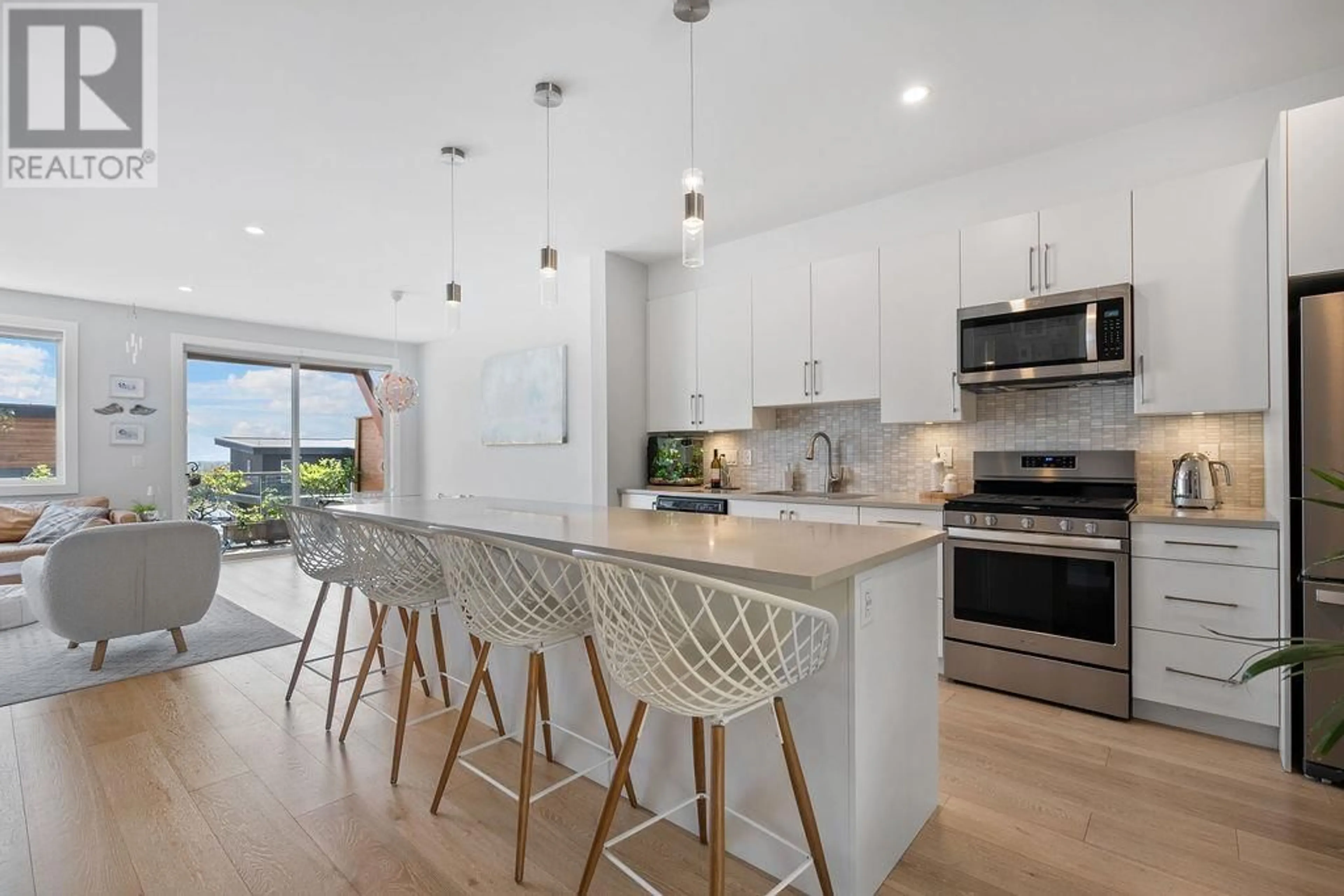 Open concept kitchen, unknown for 41320 HORIZON DRIVE, Squamish British Columbia V8B0Y7