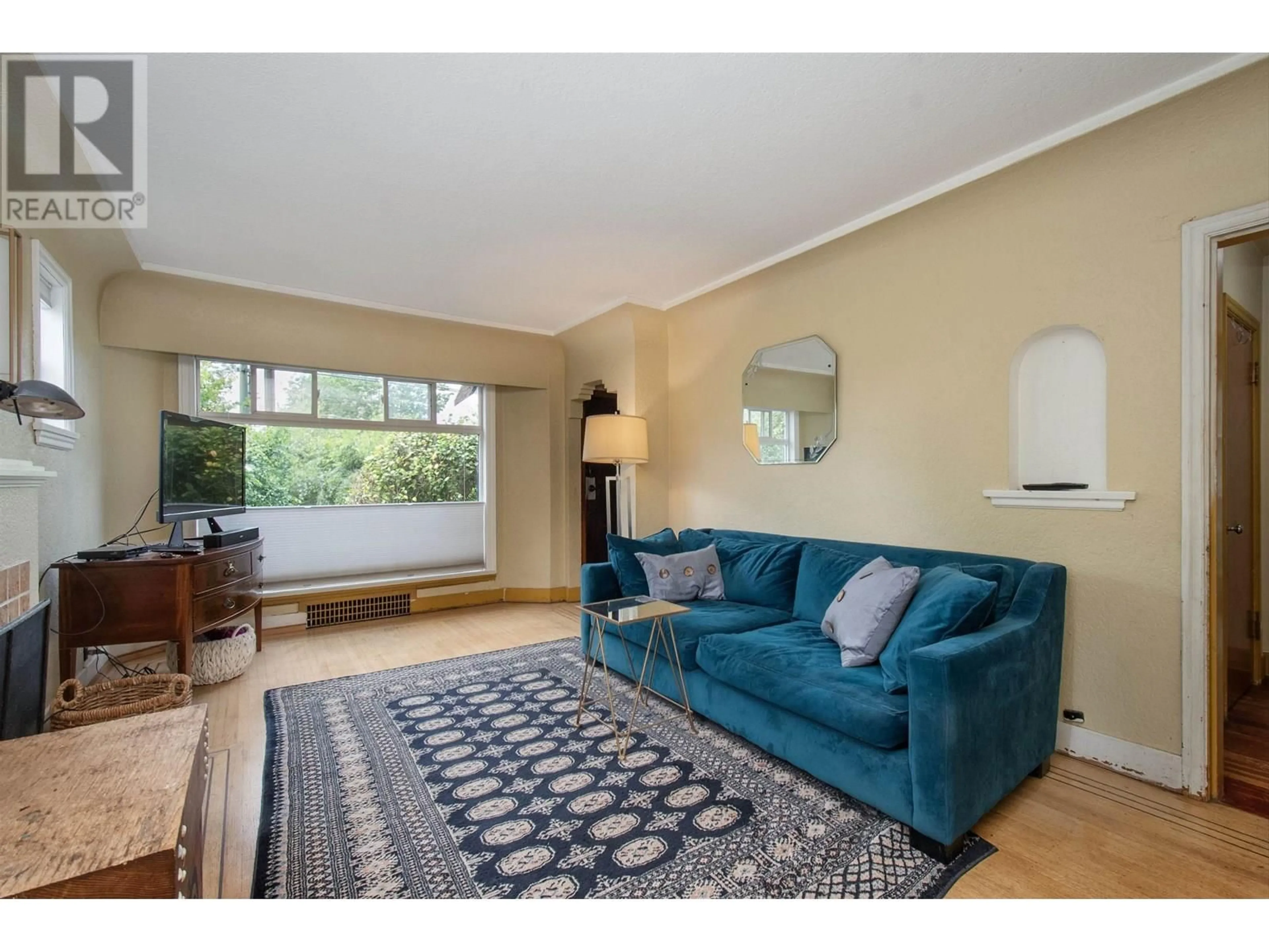 Living room with furniture, unknown for 2686 NANAIMO STREET, Vancouver British Columbia V5N5E7