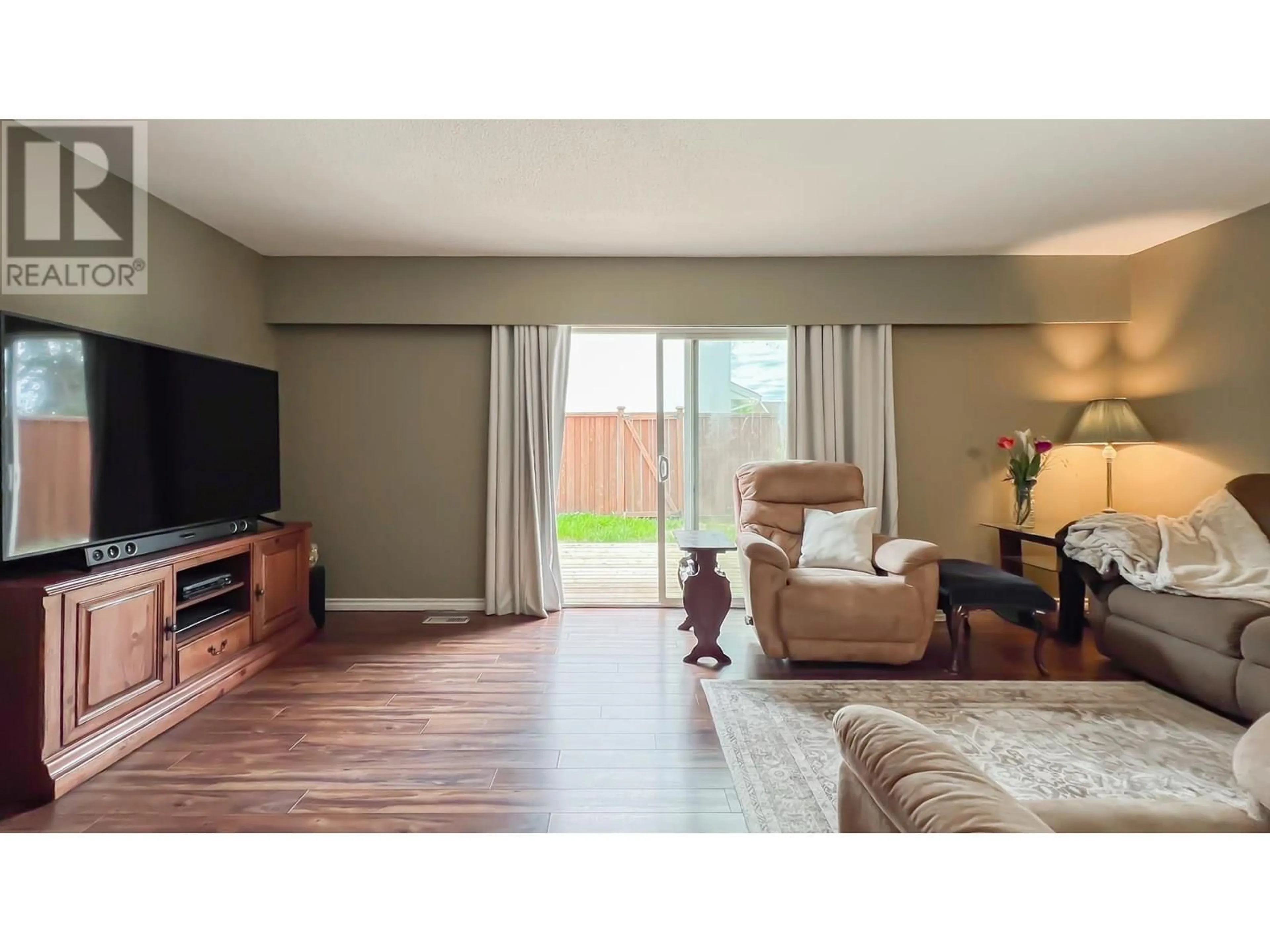 Living room with furniture, wood/laminate floor for 324 - 9411 GLENDOWER DRIVE, Richmond British Columbia V7A2Y6