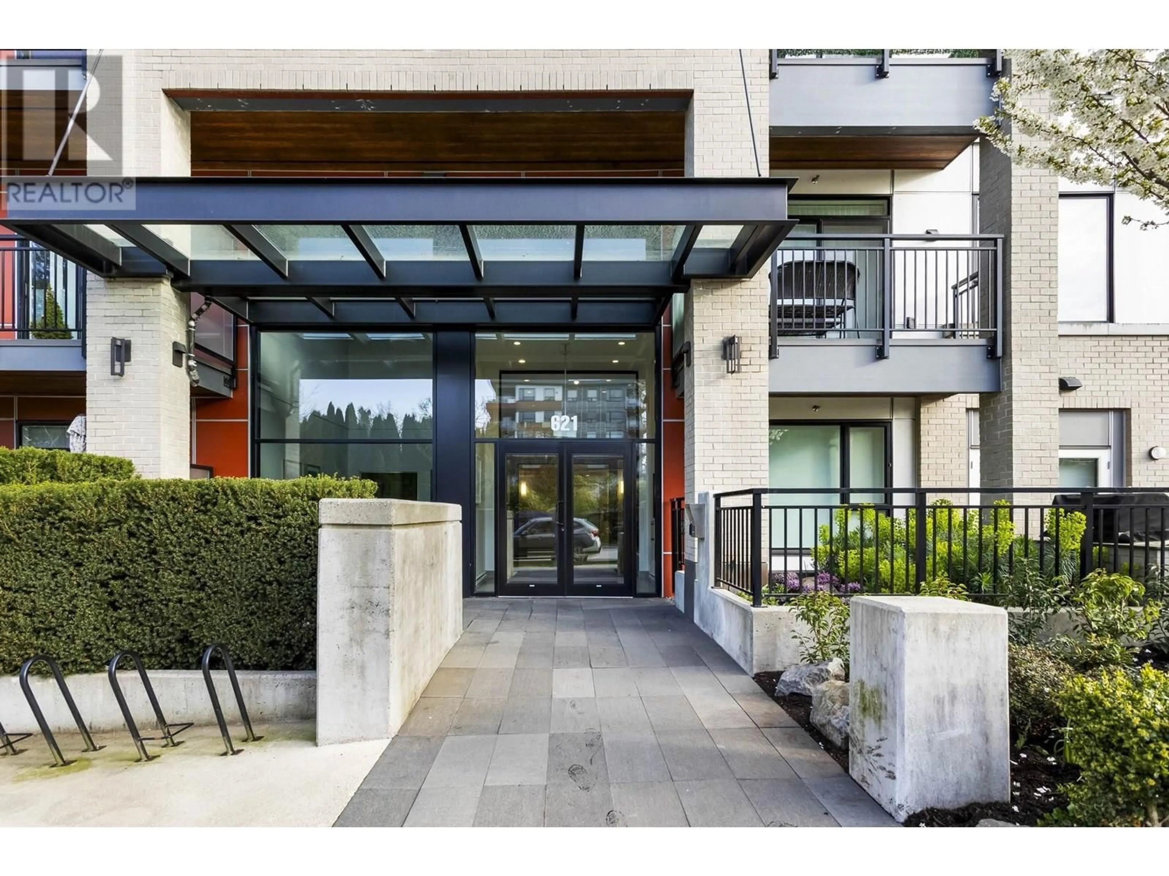 Indoor entryway for 605 - 621 REGAN AVENUE, Coquitlam British Columbia V3J0K1