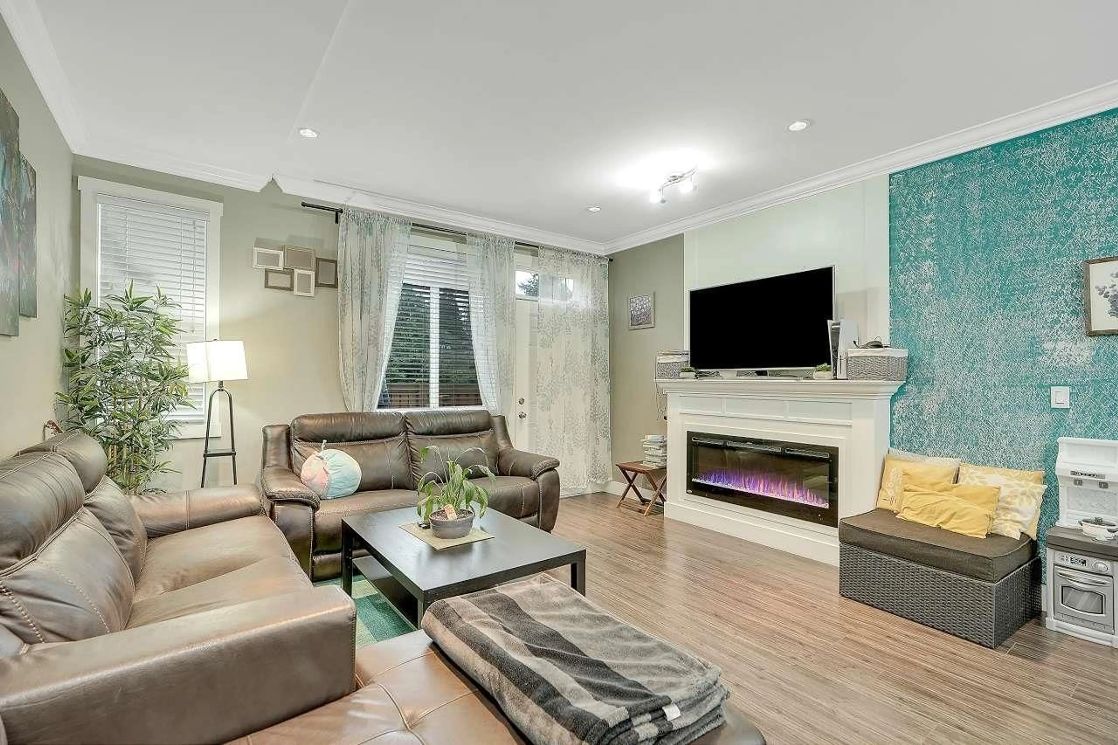 Living room with furniture, unknown for 23 - 13670 62, Surrey British Columbia V3X0H8