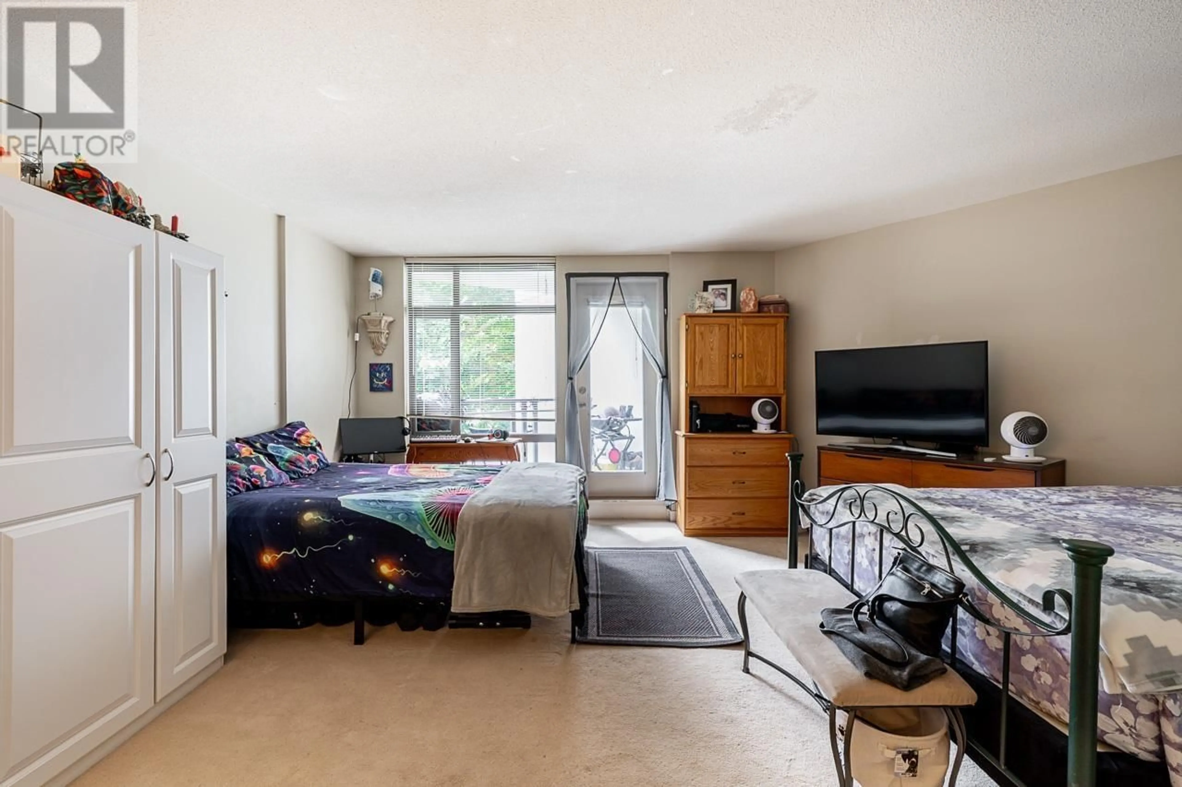 A pic of a room for 211 - 3660 VANNESS AVENUE, Vancouver British Columbia V5R6H8