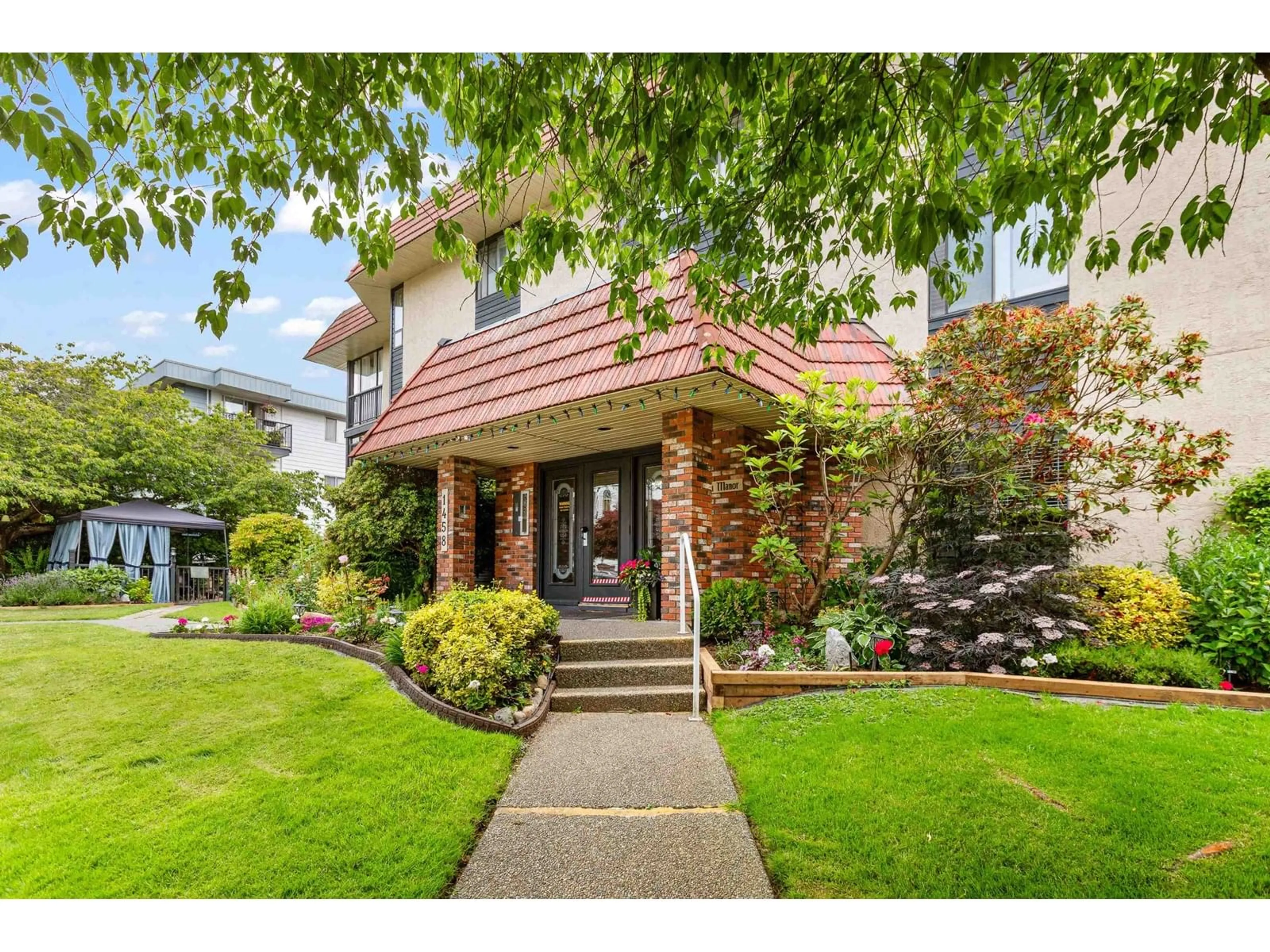 Unknown for 204 - 1458 BLACKWOOD, White Rock British Columbia V4B3V4