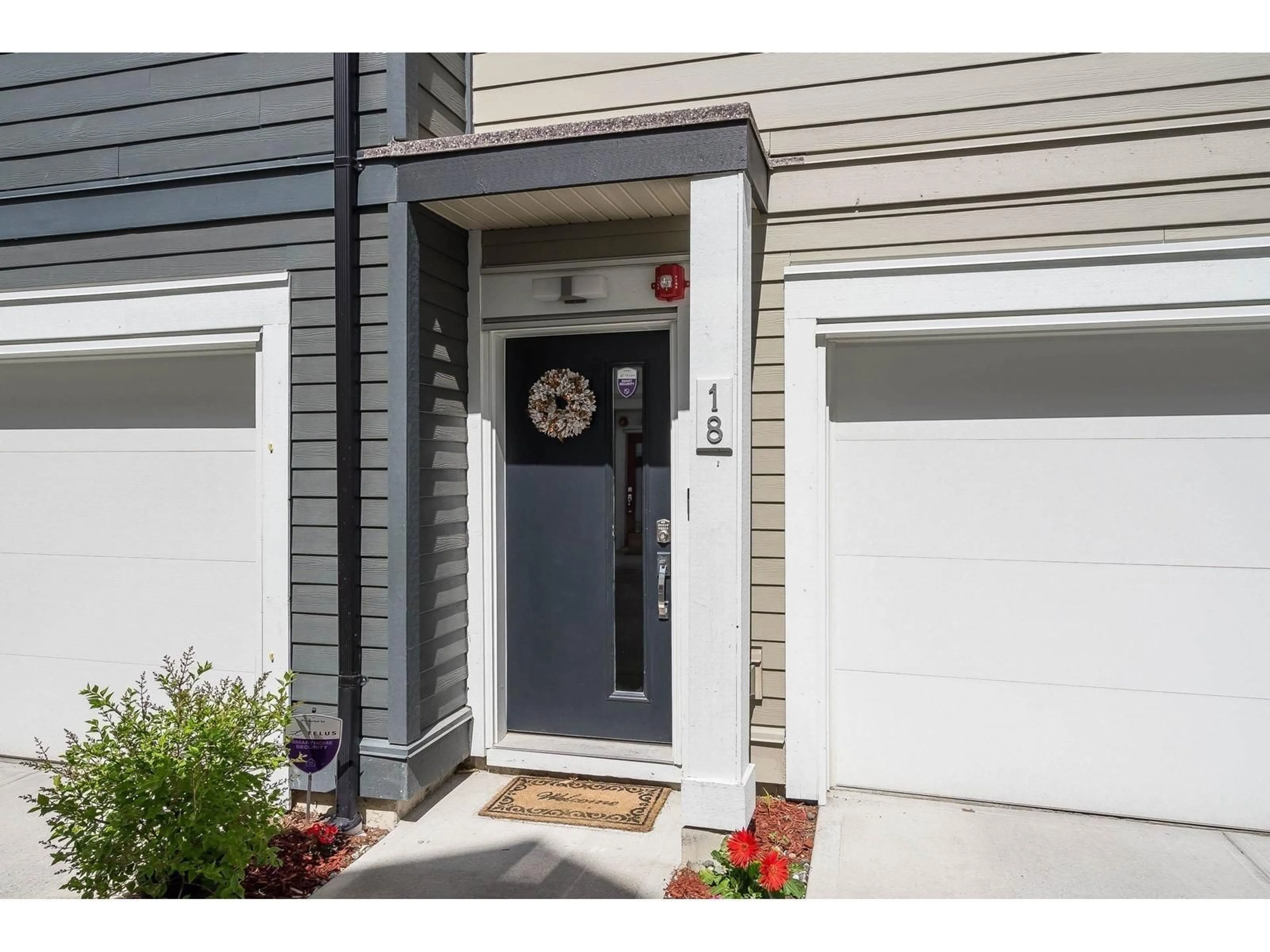 Indoor entryway for 18 - 7665 209, Langley British Columbia V2Y0V2