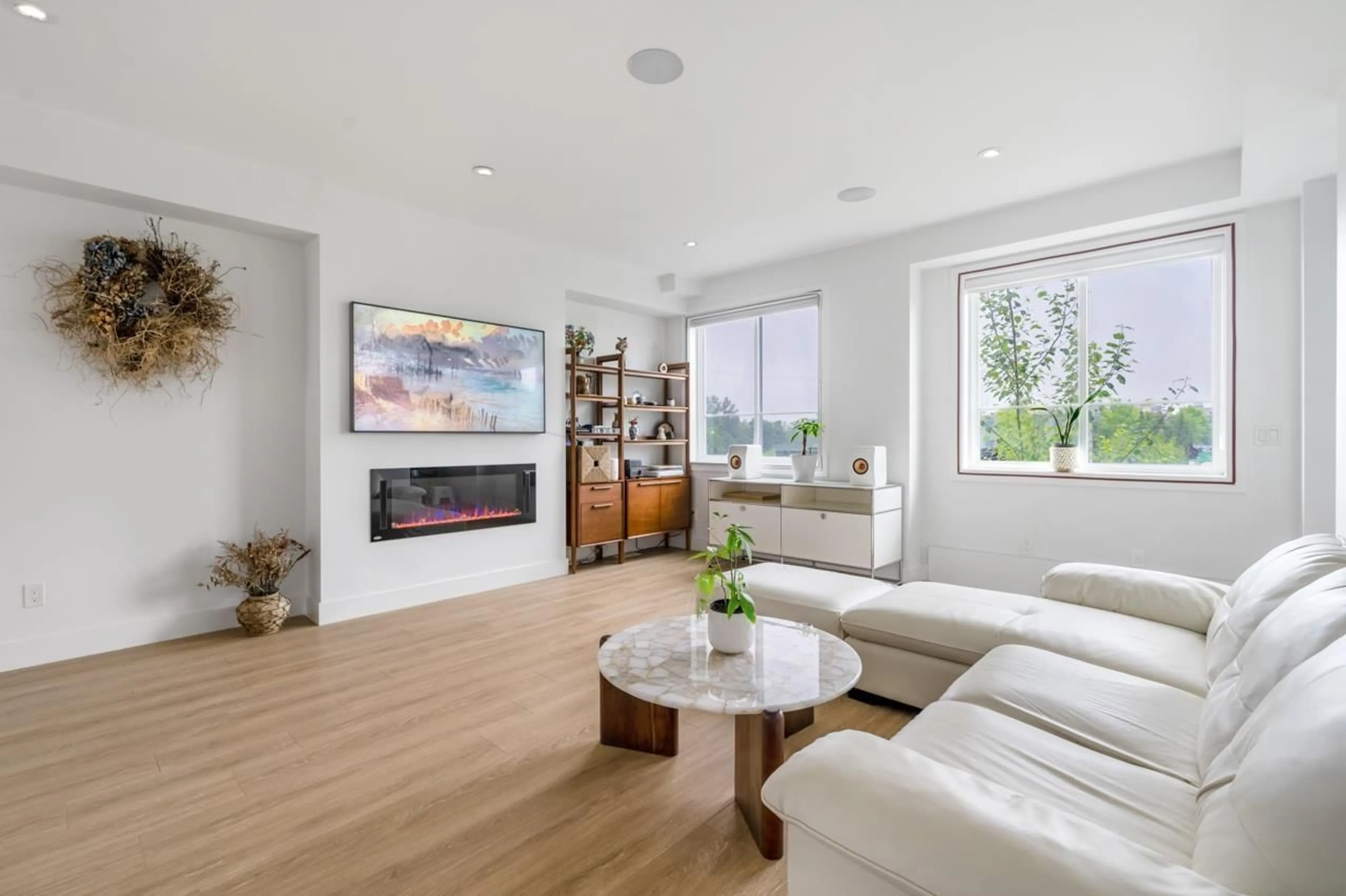 Living room with furniture, unknown for 23 - 8140 166, Surrey British Columbia V4N6W1
