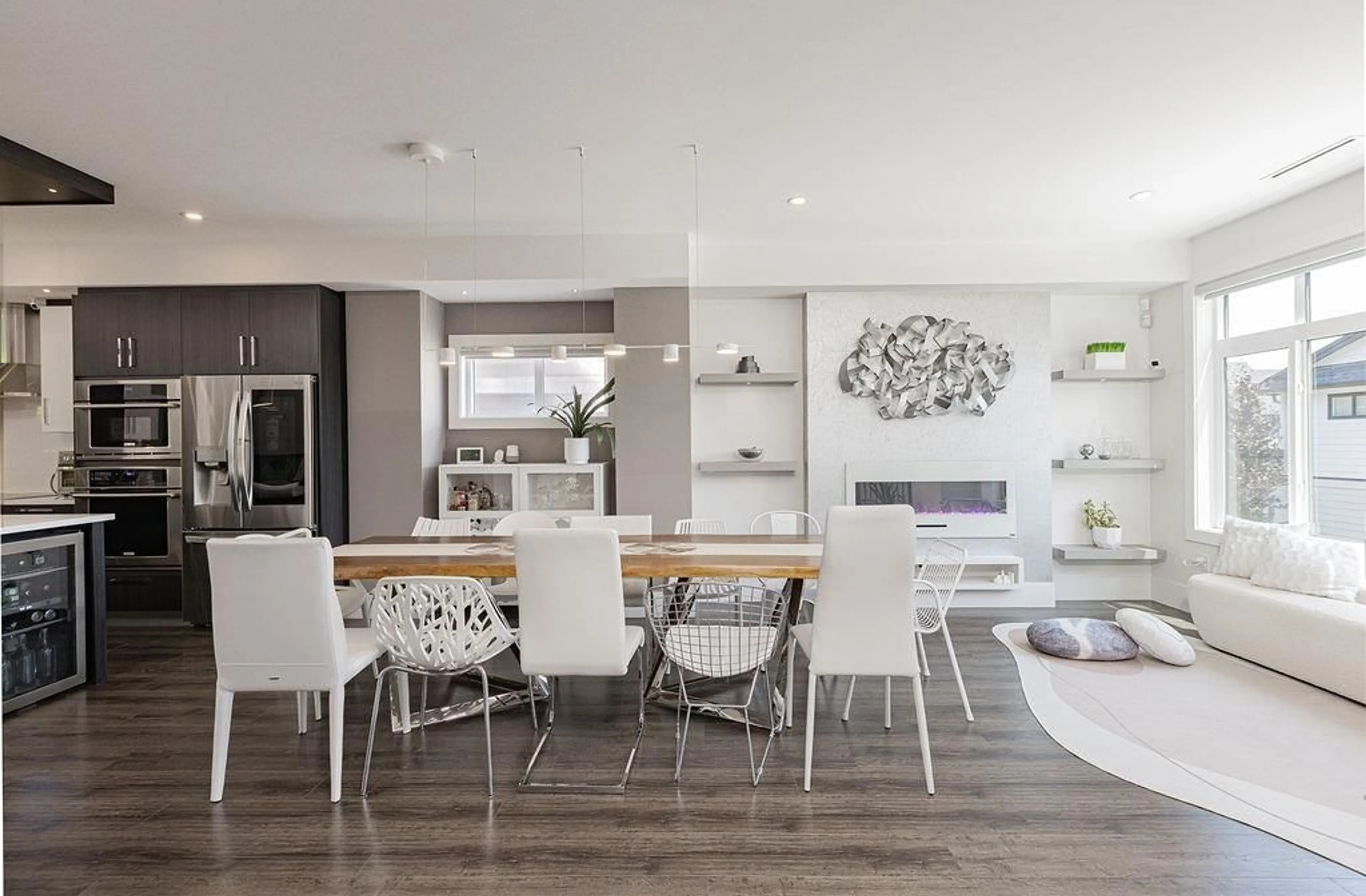 Open concept kitchen, wood/laminate floor for 63 - 15177 60, Surrey British Columbia V3S7B3