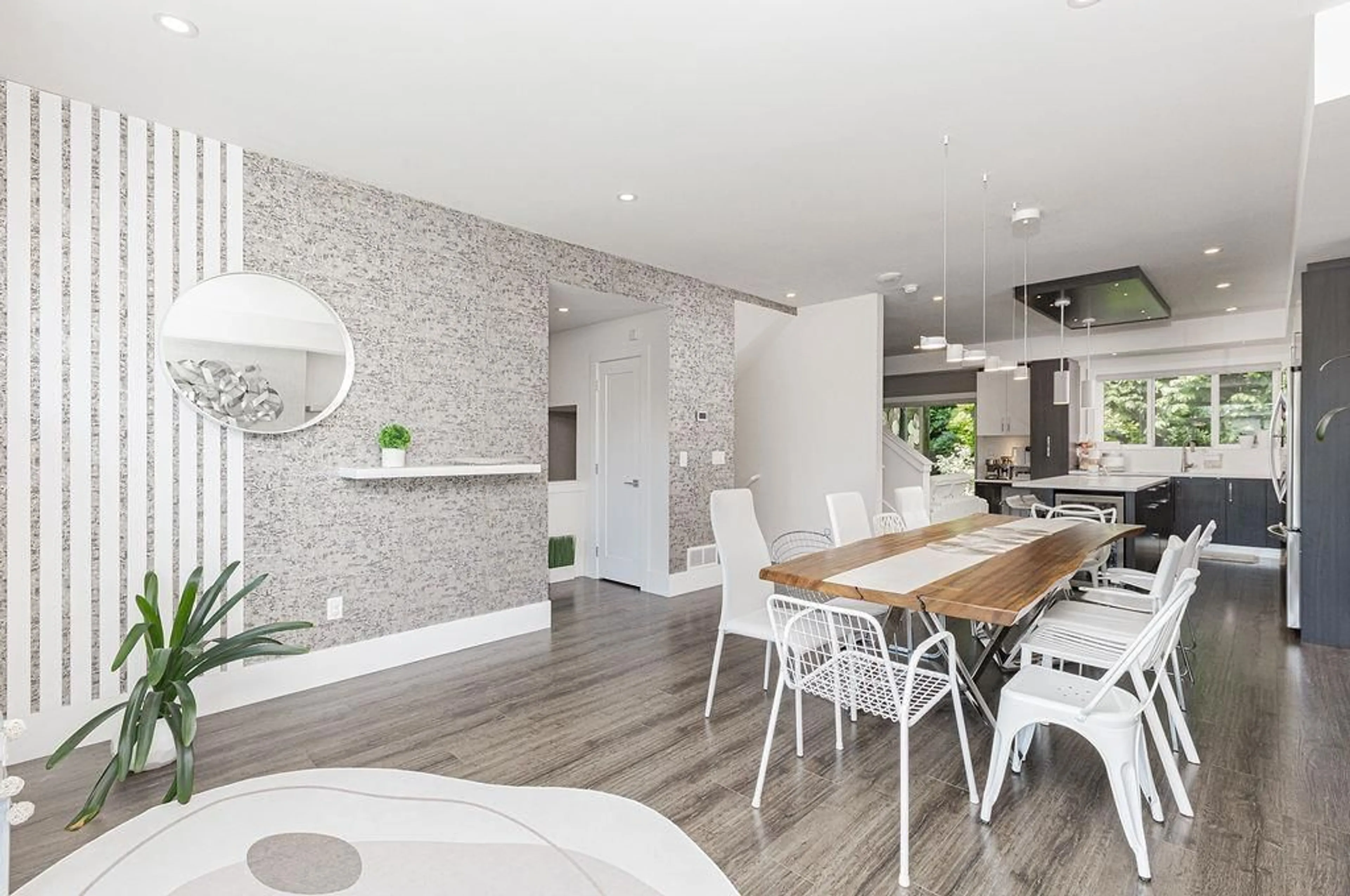 Contemporary kitchen, unknown for 63 - 15177 60, Surrey British Columbia V3S7B3