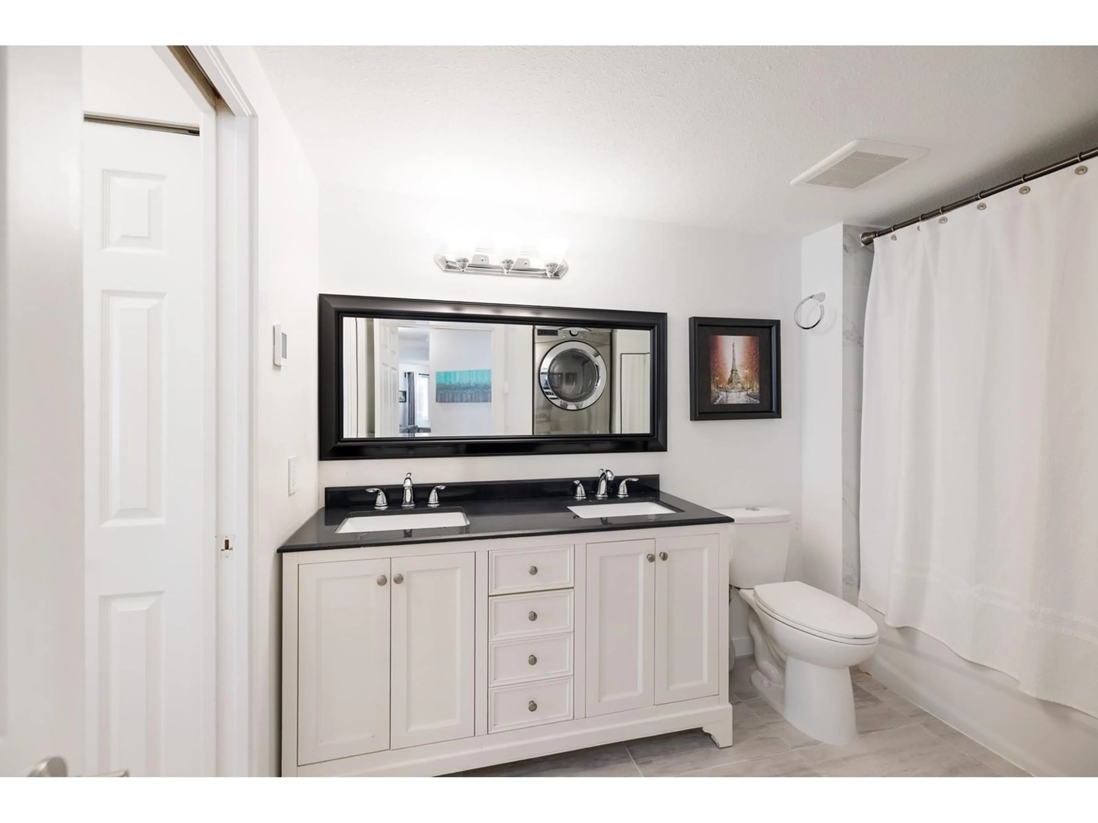 Standard bathroom, ceramic/tile floor for 101 - 9295 122, Surrey British Columbia V3V4L4