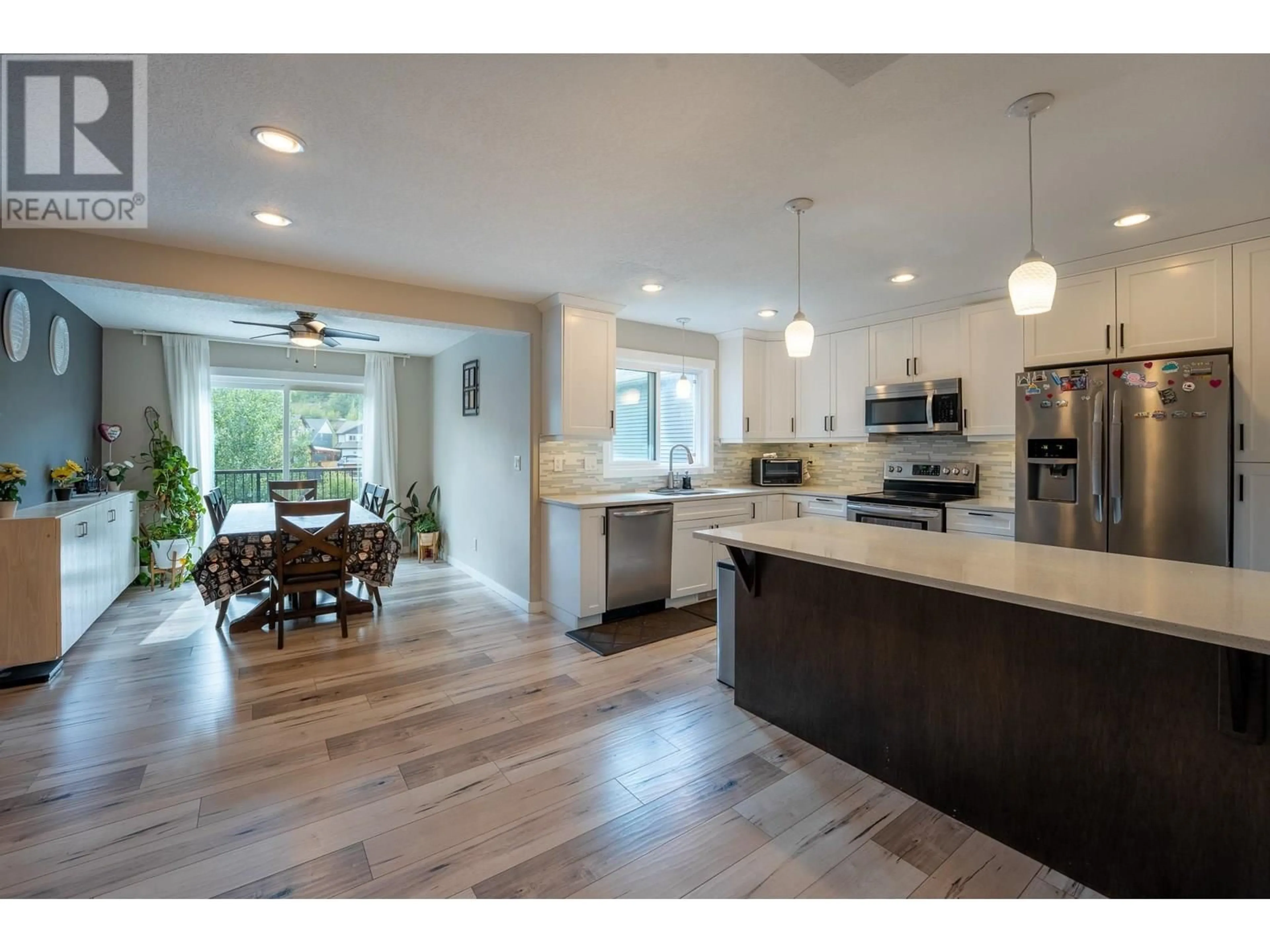 Open concept kitchen, unknown for 7669 CREEKSIDE WAY, Prince George British Columbia V2N0C2