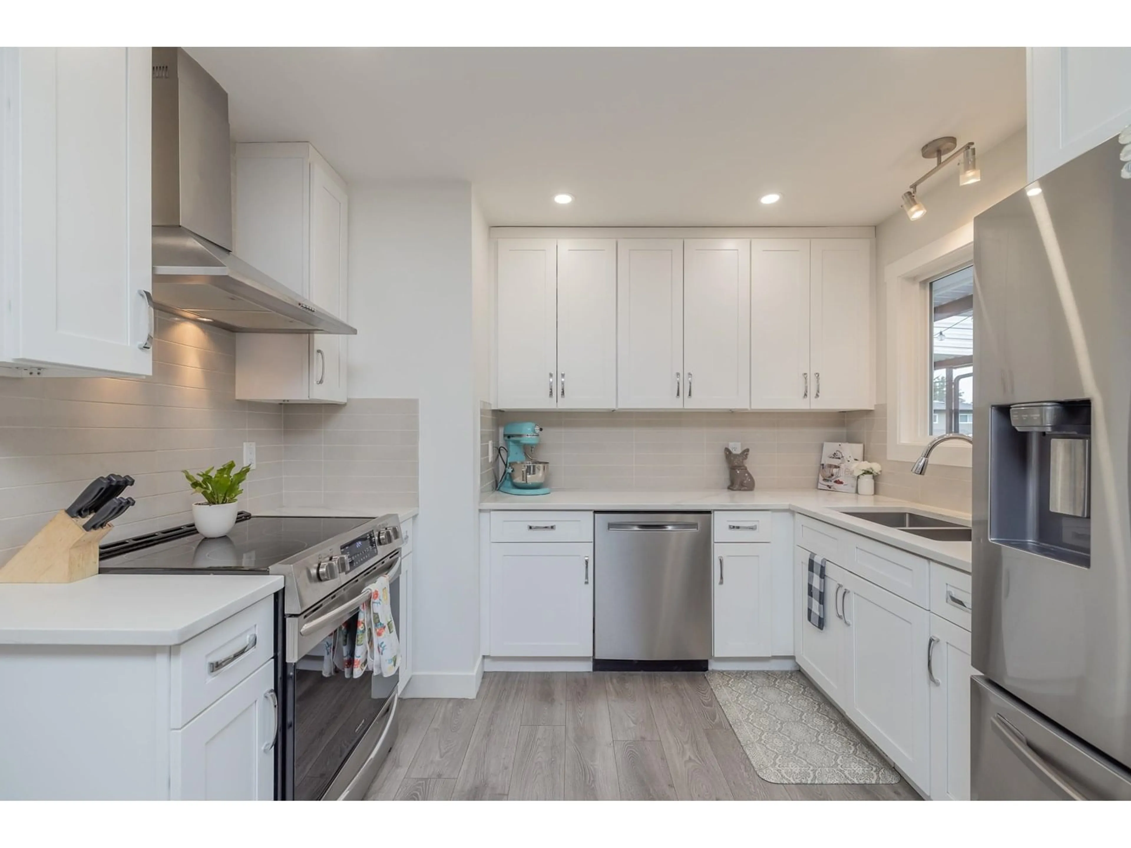 Open concept kitchen, unknown for 32073 WESTVIEW, Mission British Columbia V2V1X7