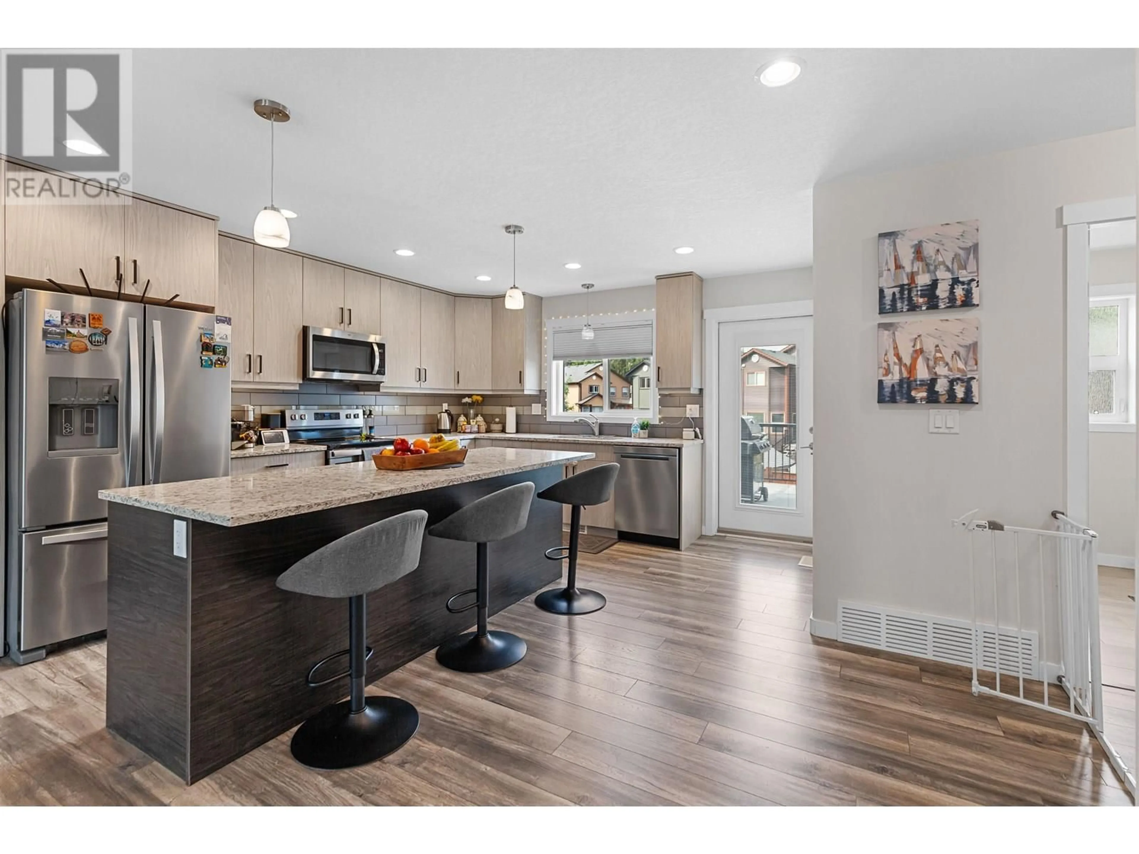 Open concept kitchen, unknown for 7645 CREEKSIDE WAY, Prince George British Columbia V2N0C2