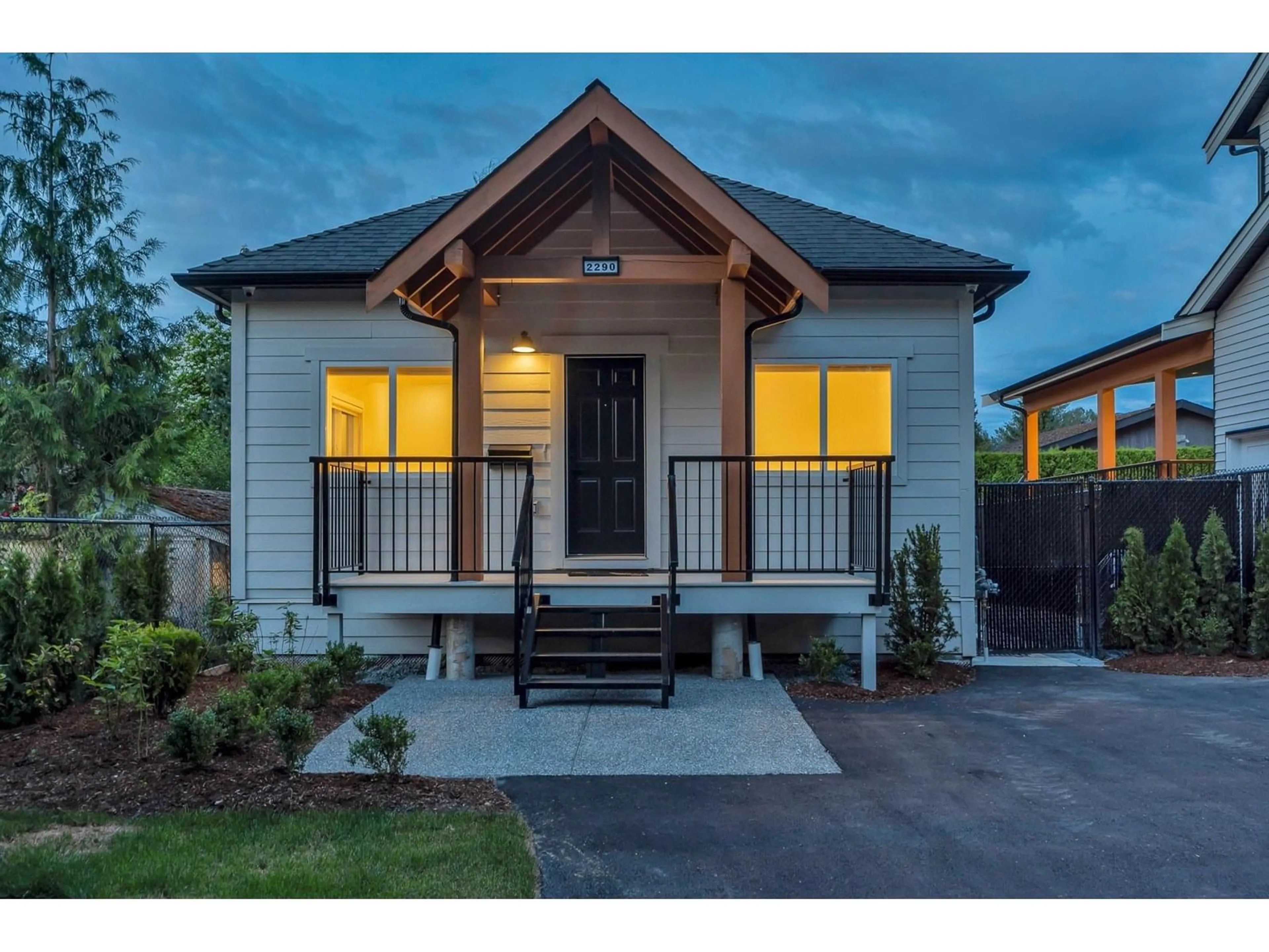 Home with vinyl exterior material, street for 2290 MOULDSTADE, Abbotsford British Columbia V2S3X4