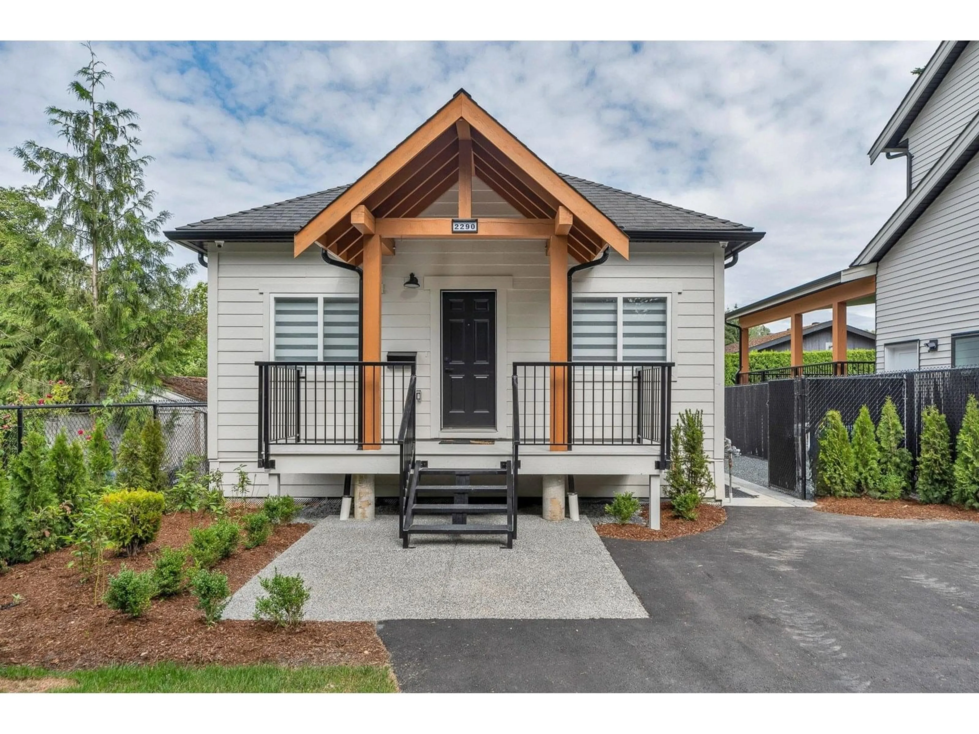 Home with vinyl exterior material, street for 2290 MOULDSTADE, Abbotsford British Columbia V2S3X4