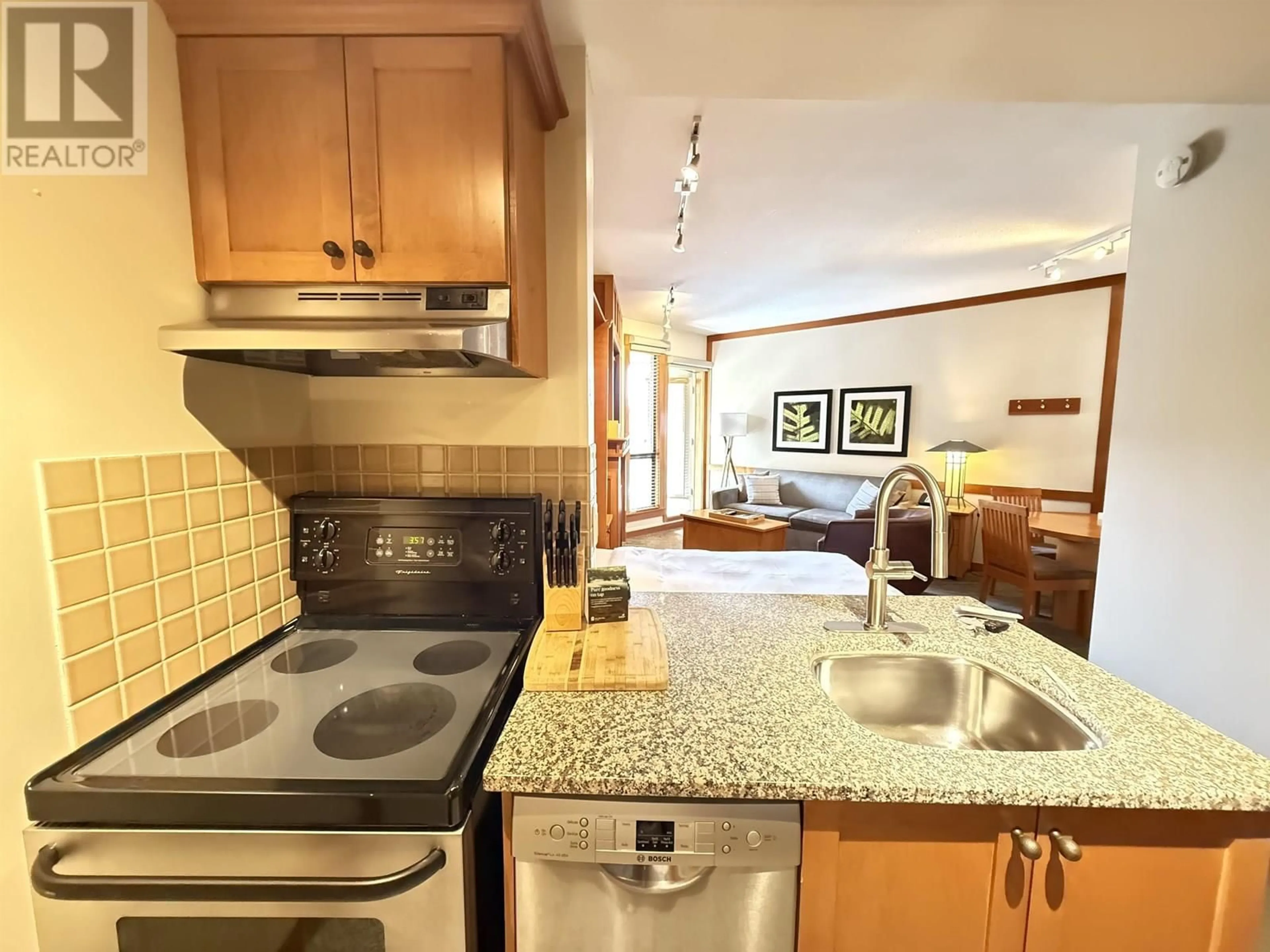 Standard kitchen, unknown for 620 - 4320 SUNDIAL CRESCENT, Whistler British Columbia V8E1G6