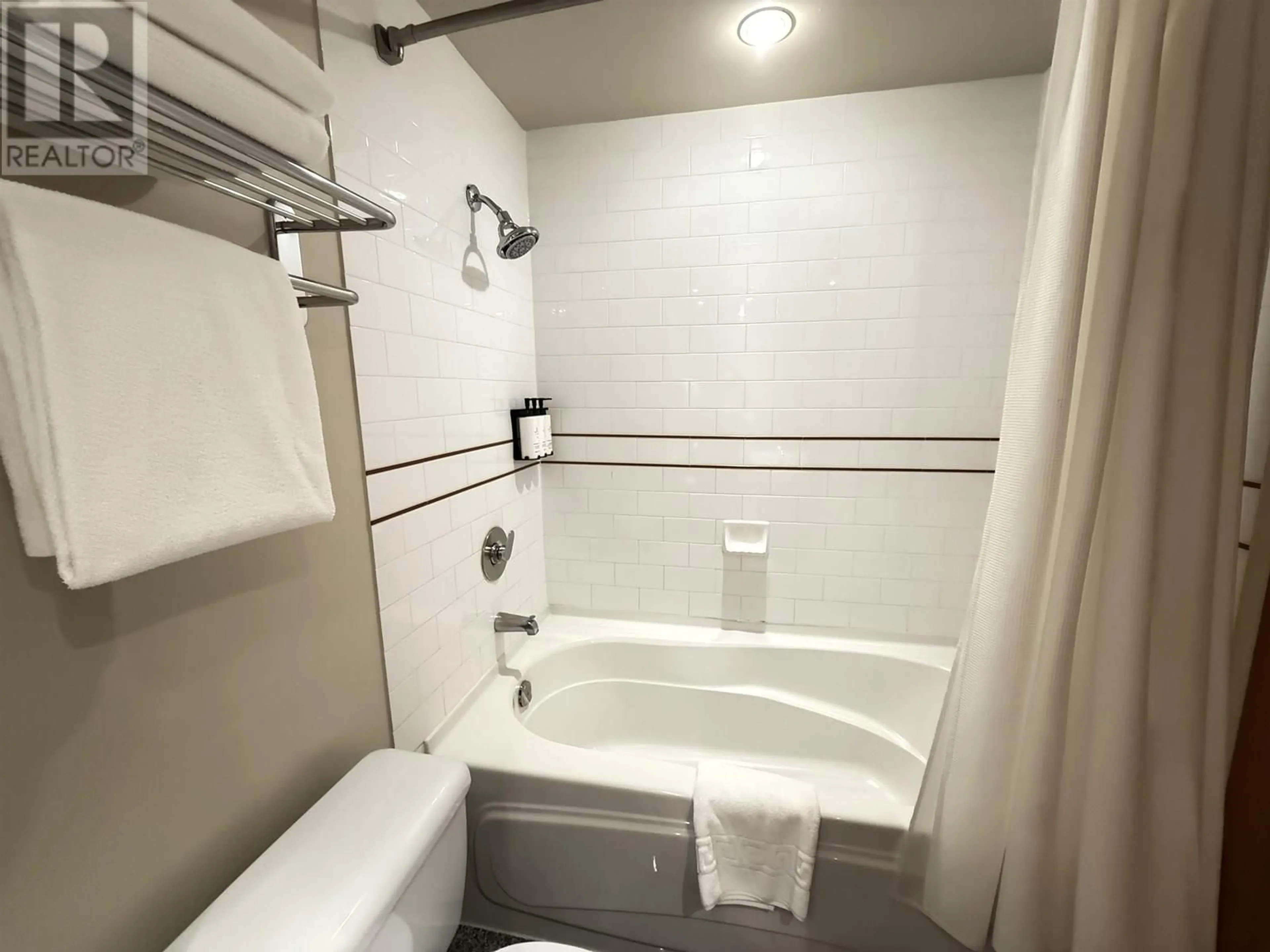 Standard bathroom, floor is not visible for 620 - 4320 SUNDIAL CRESCENT, Whistler British Columbia V8E1G6