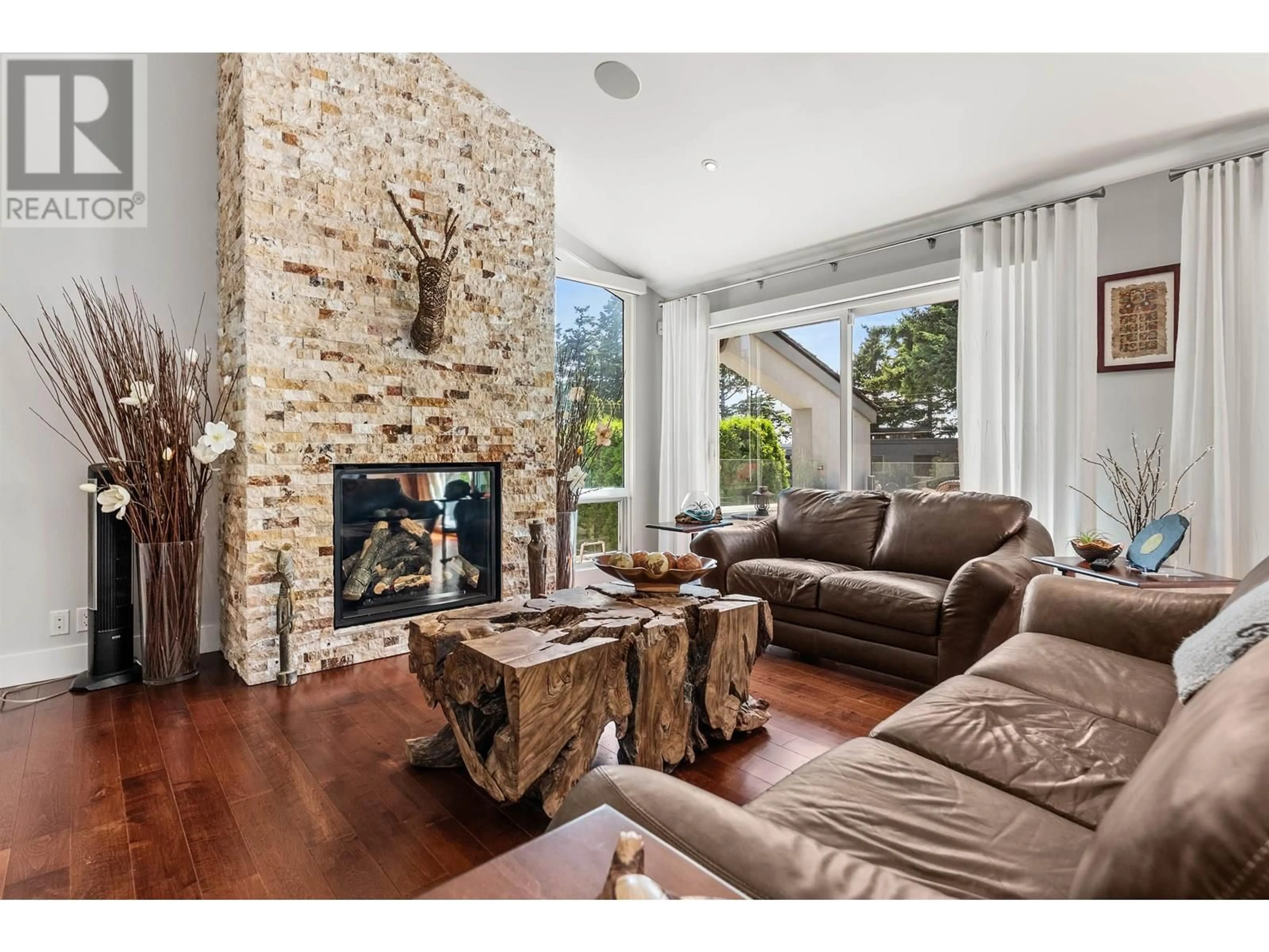 Living room with furniture, unknown for 1110 PACIFIC DRIVE, Delta British Columbia V4M2K5