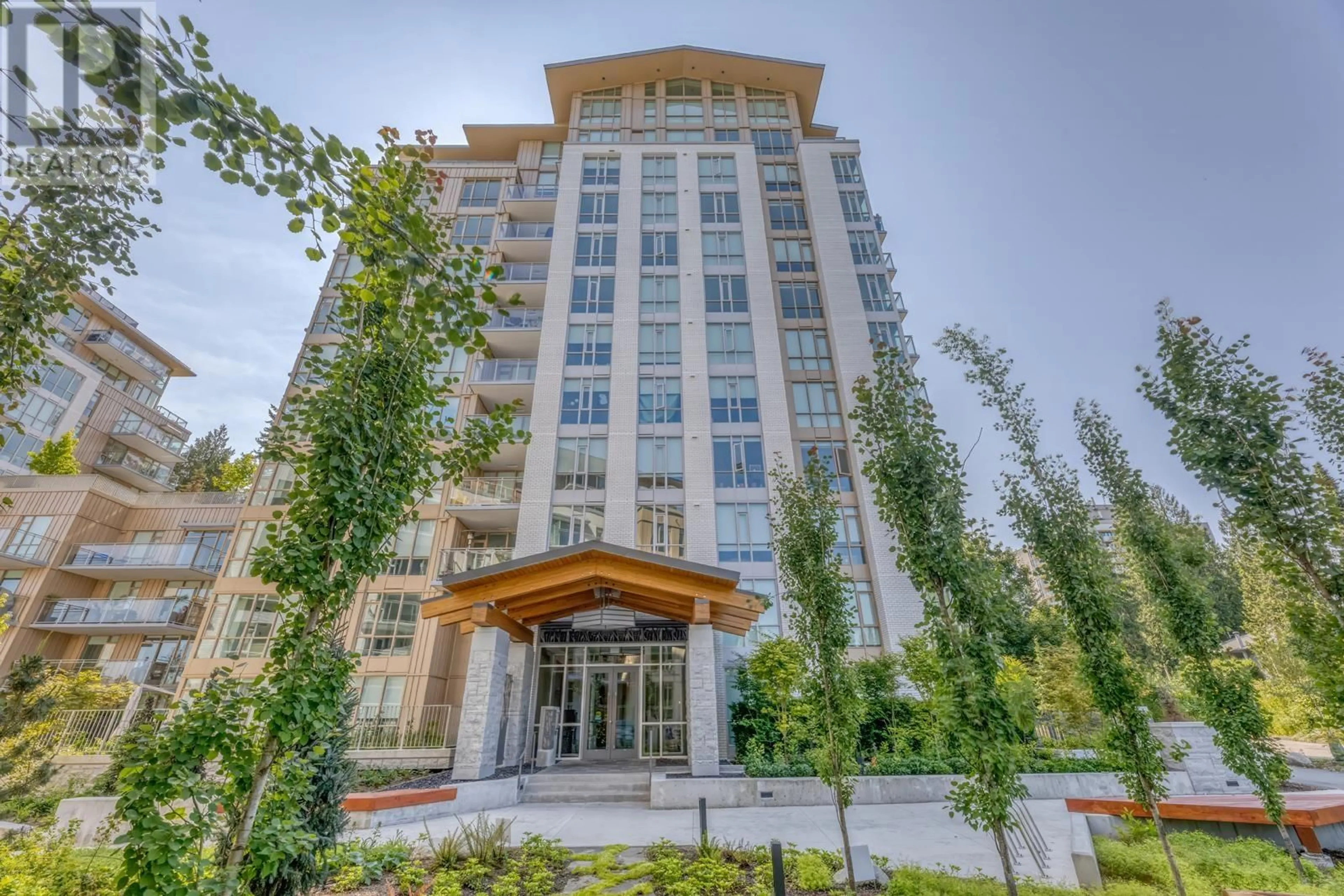 Indoor foyer for 703 - 2375 EMERY COURT, North Vancouver British Columbia V7J0E9