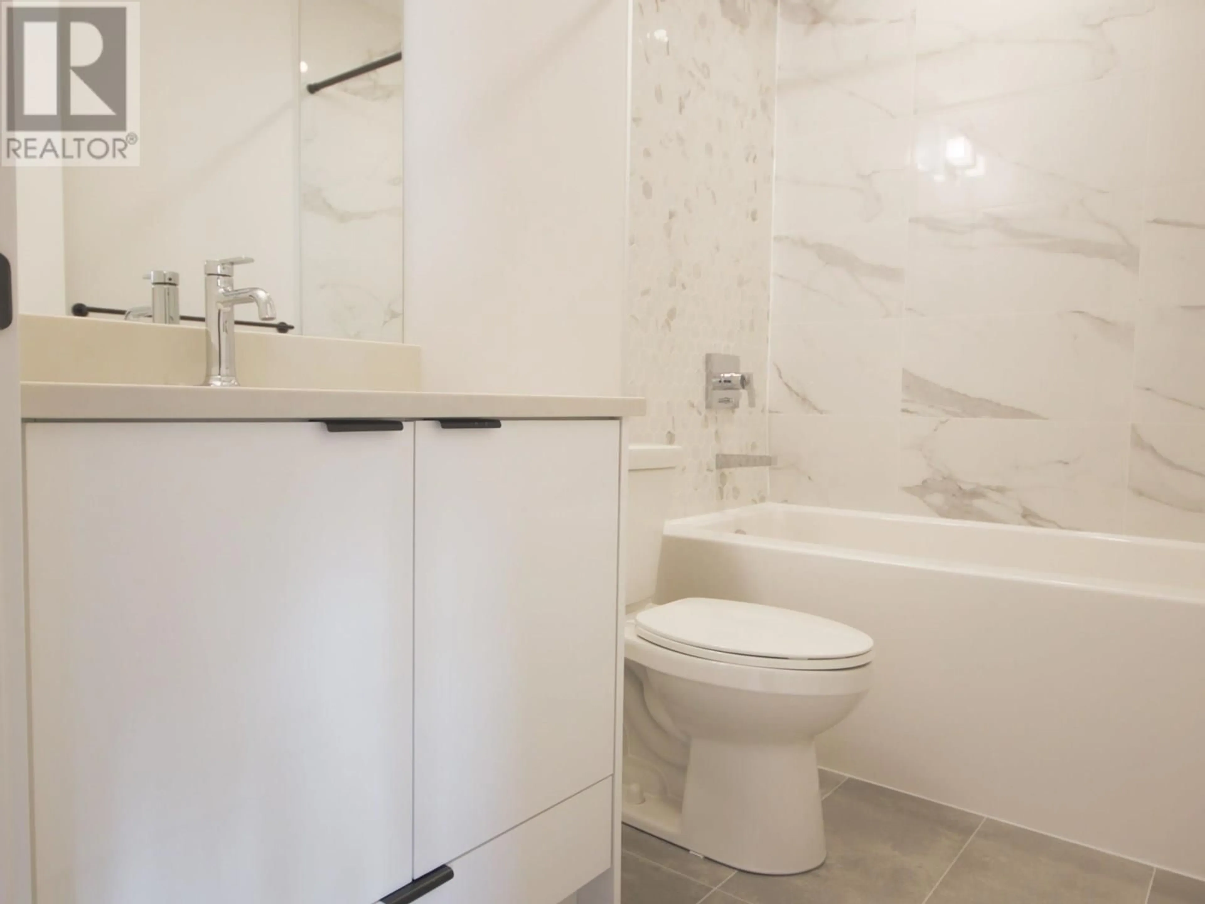 Standard bathroom, ceramic/tile floor for 501 - 11655 FRASER STREET, Maple Ridge British Columbia V2X6W9