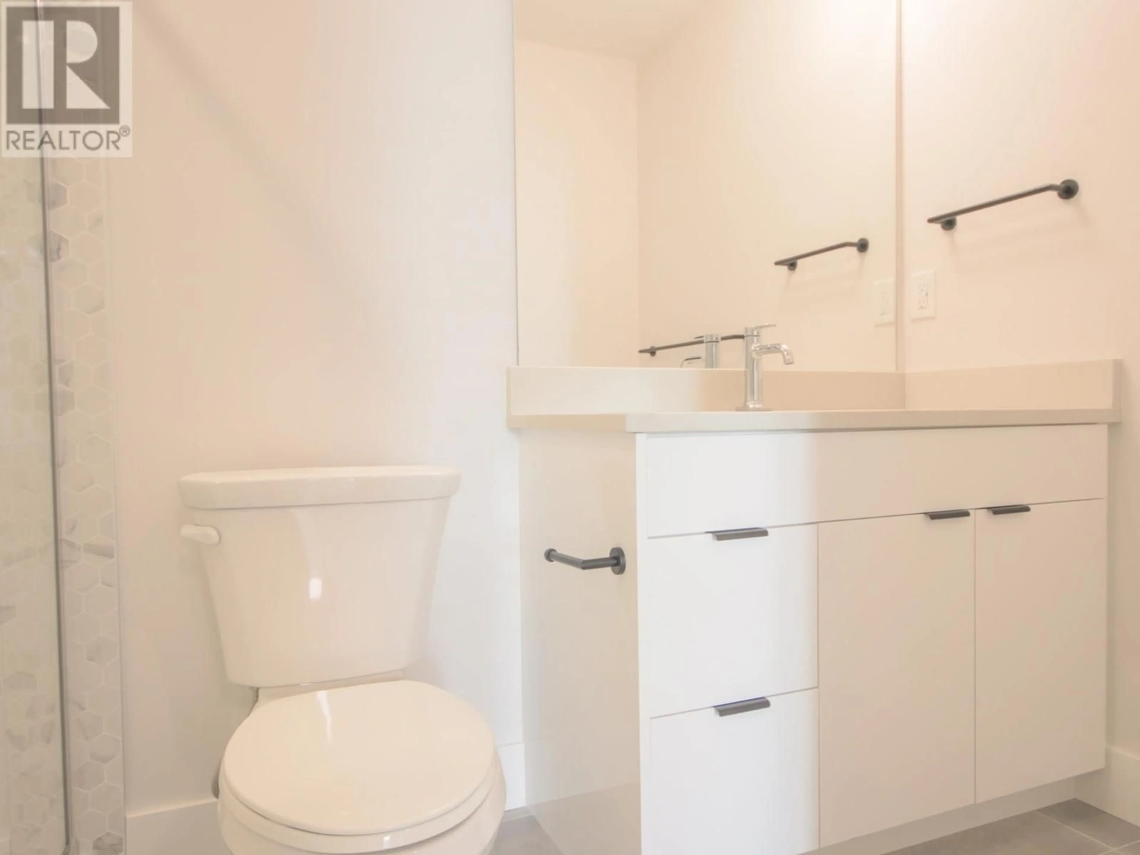 Standard bathroom, unknown for 501 - 11655 FRASER STREET, Maple Ridge British Columbia V2X6W9