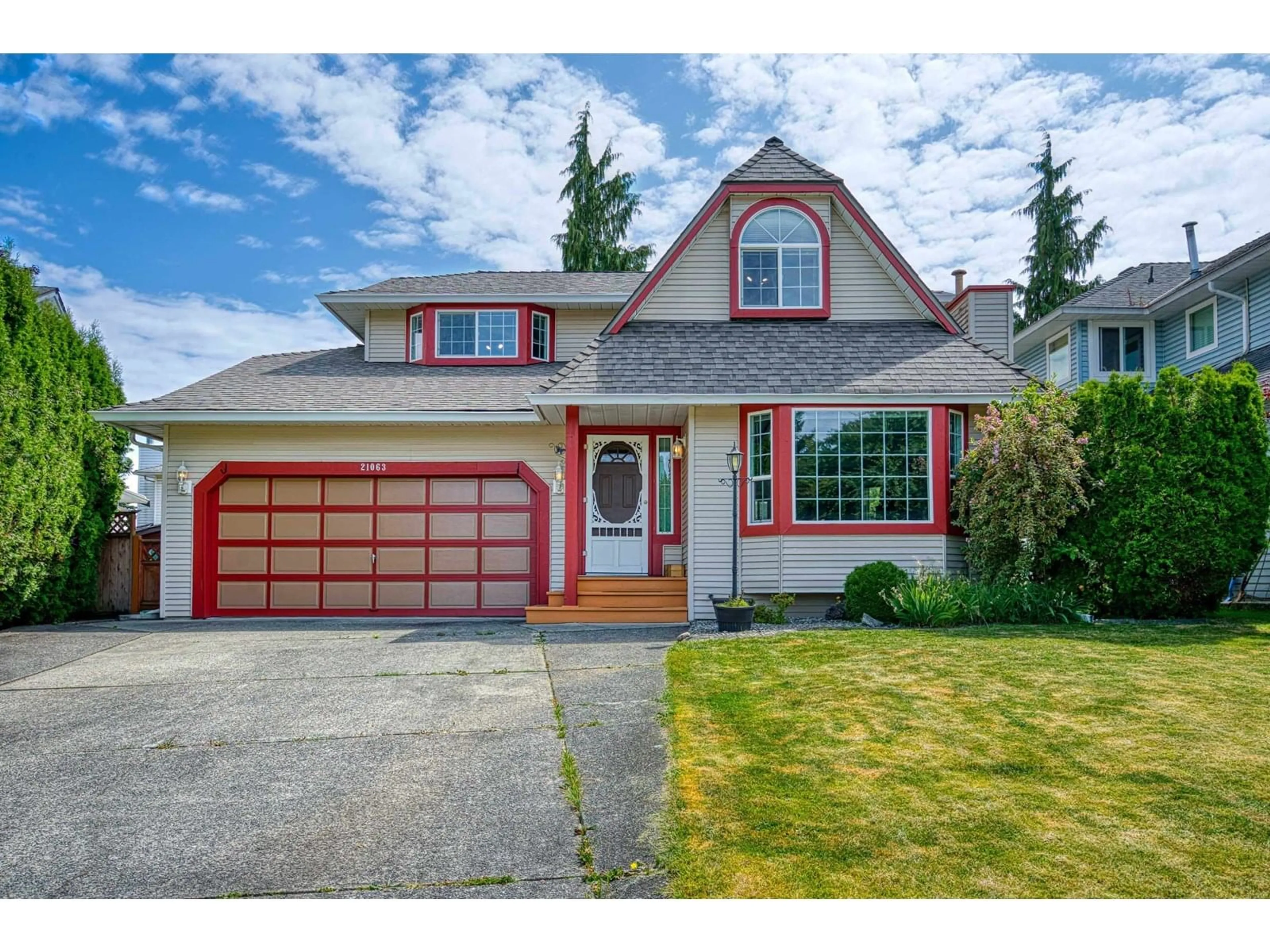 Home with vinyl exterior material, street for 21063 92, Langley British Columbia V1M2C4