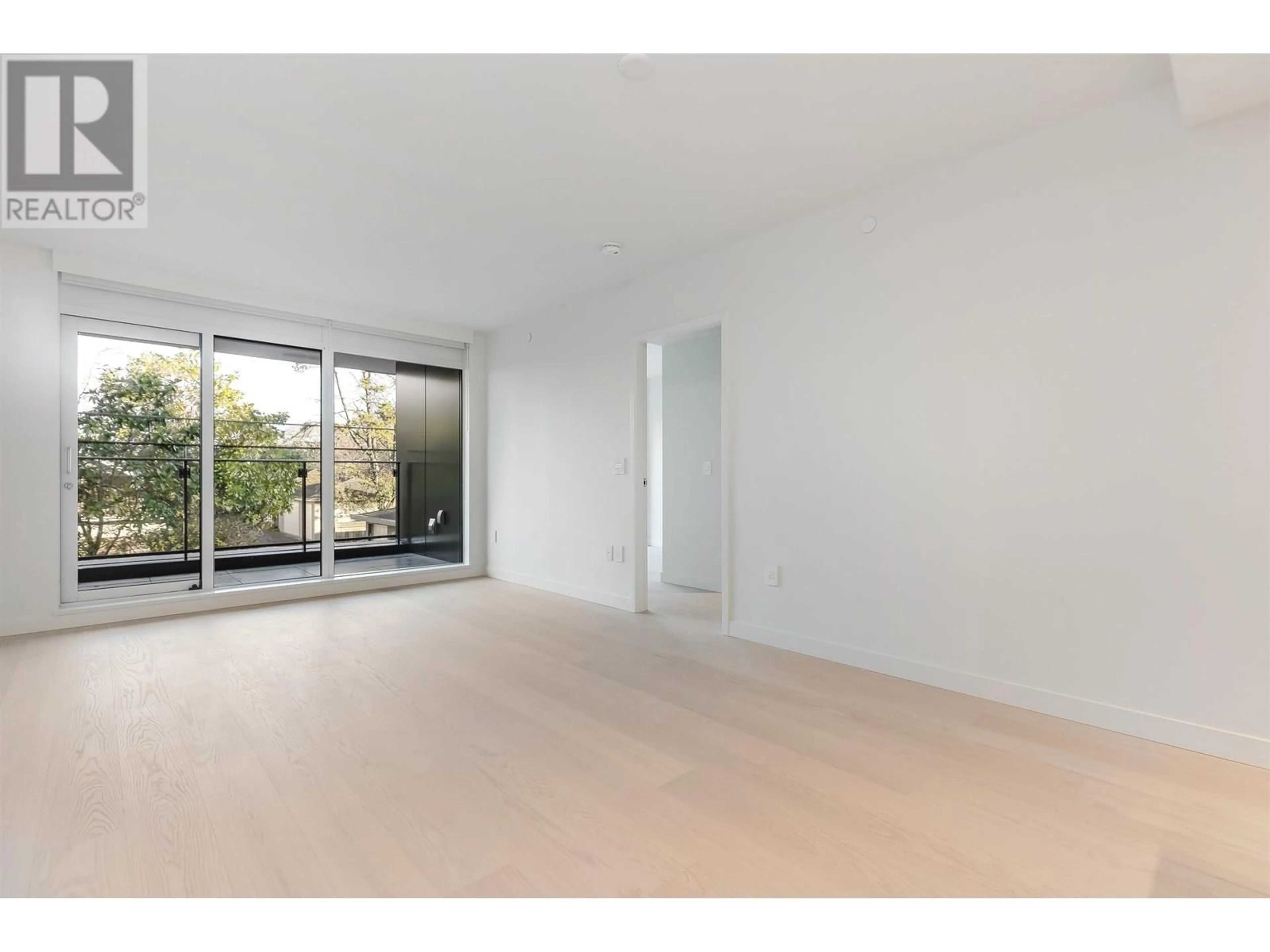 A pic of a room for 303 - 3596 WEST 28TH AVENUE, Vancouver British Columbia V6S2G5