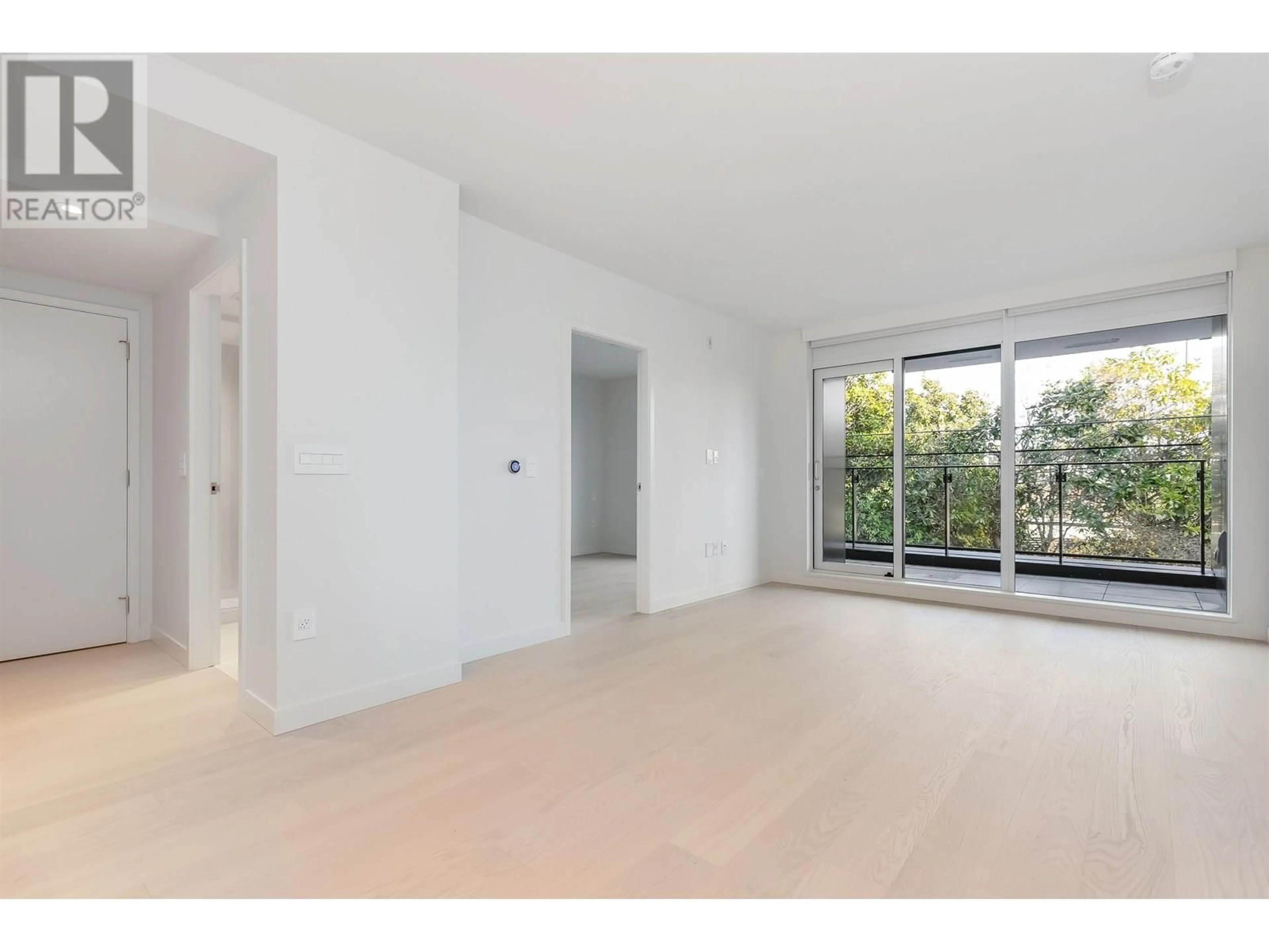 A pic of a room for 303 - 3596 WEST 28TH AVENUE, Vancouver British Columbia V6S2G5