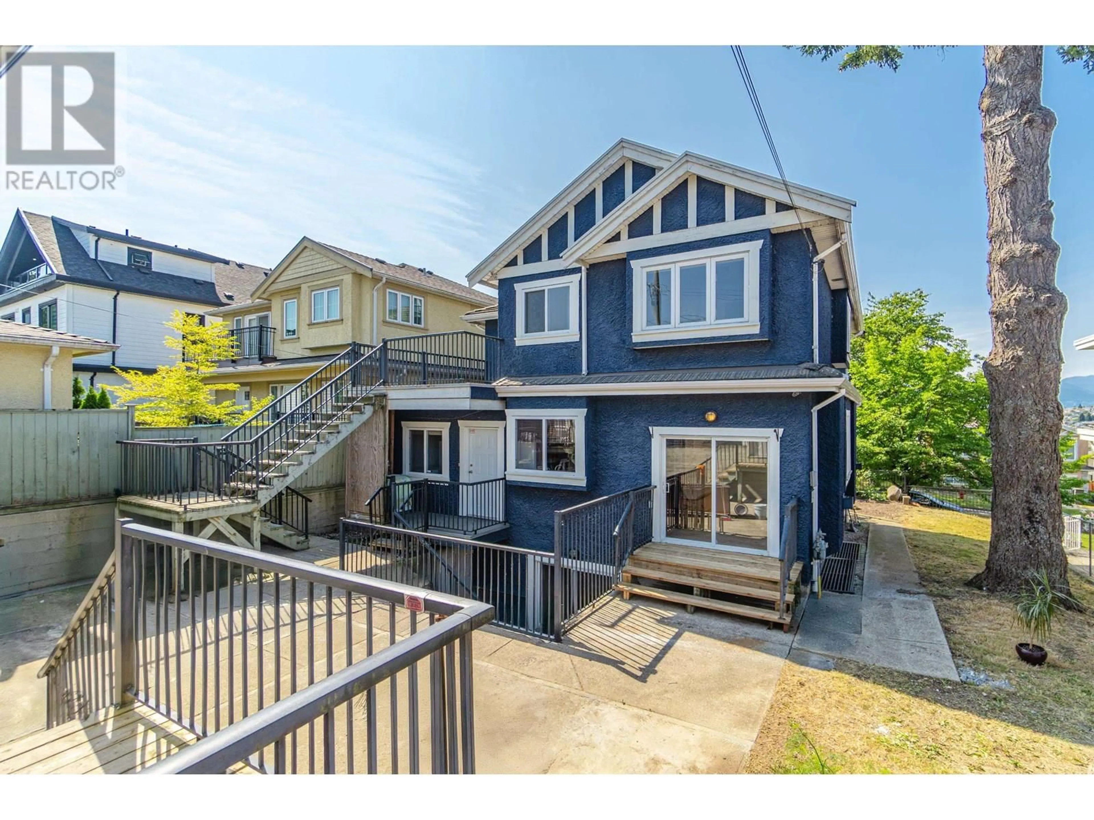 Unknown for 3394 SEAFORTH DRIVE, Vancouver British Columbia V5M4C5