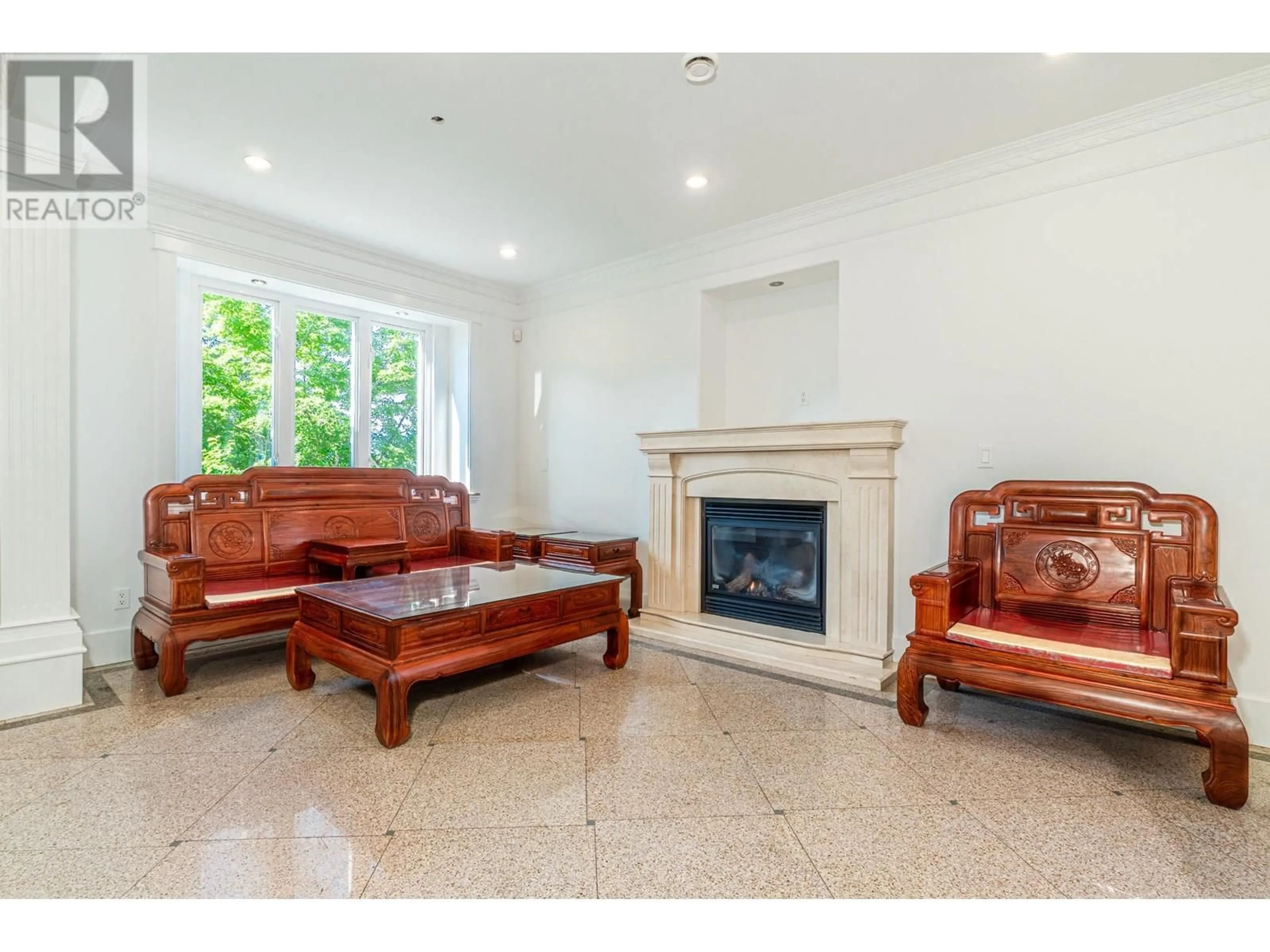 Living room with furniture, ceramic/tile floor for 3394 SEAFORTH DRIVE, Vancouver British Columbia V5M4C5