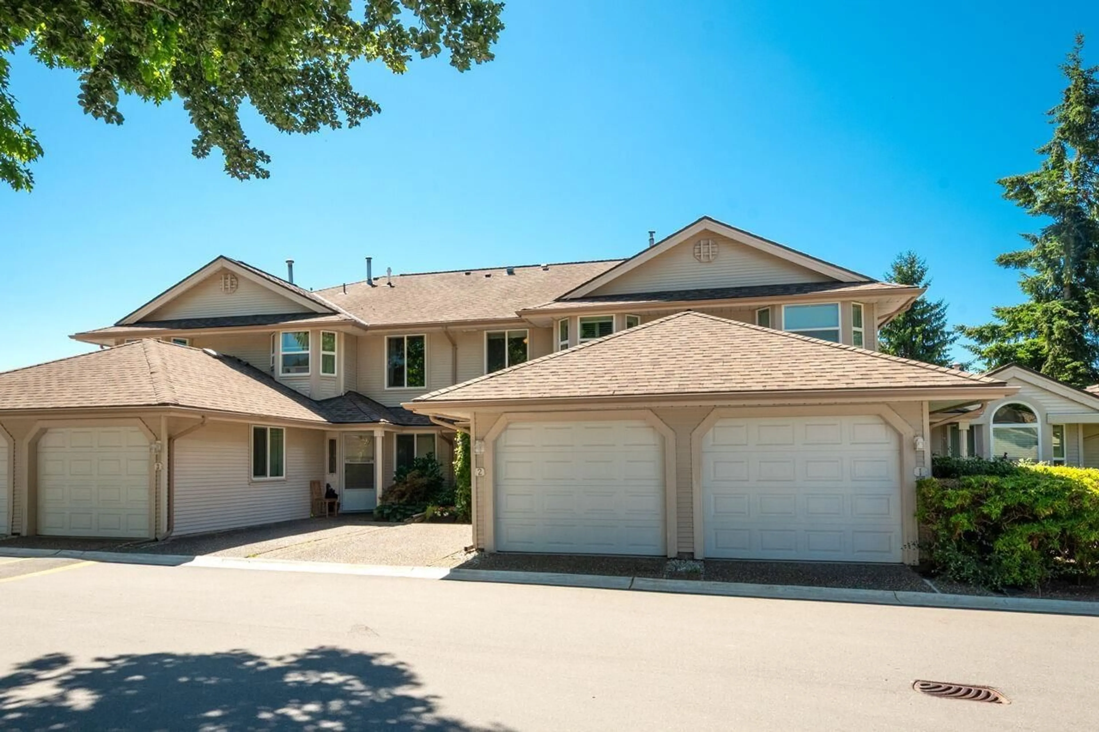 A pic from outside/outdoor area/front of a property/back of a property/a pic from drone, street for 2 - 9045 WALNUT GROVE, Langley British Columbia V1M2E1