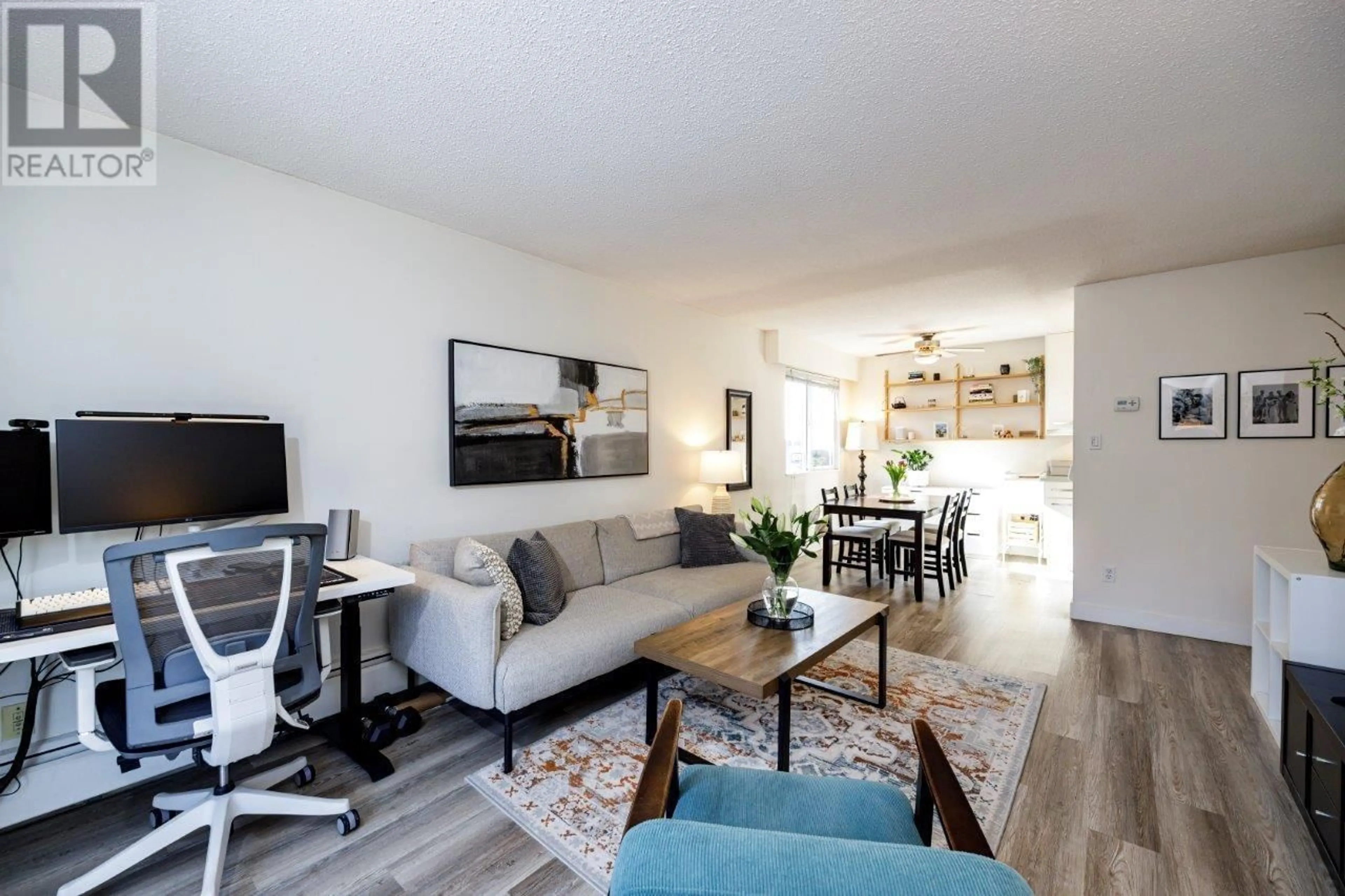 Living room with furniture, unknown for 203 - 270 3RD STREET, North Vancouver British Columbia V7M1G1