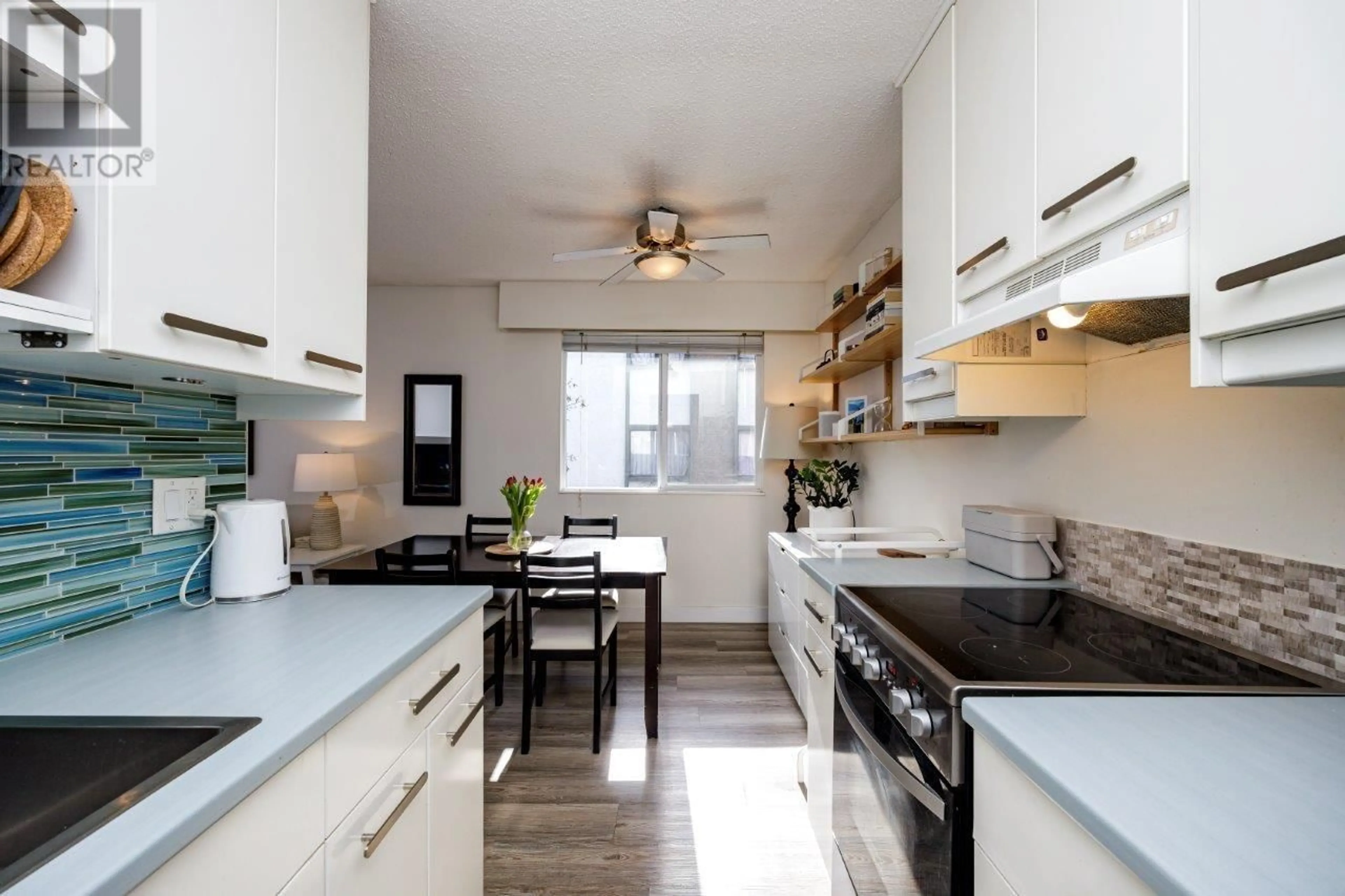 Unknown for 203 - 270 3RD STREET, North Vancouver British Columbia V7M1G1