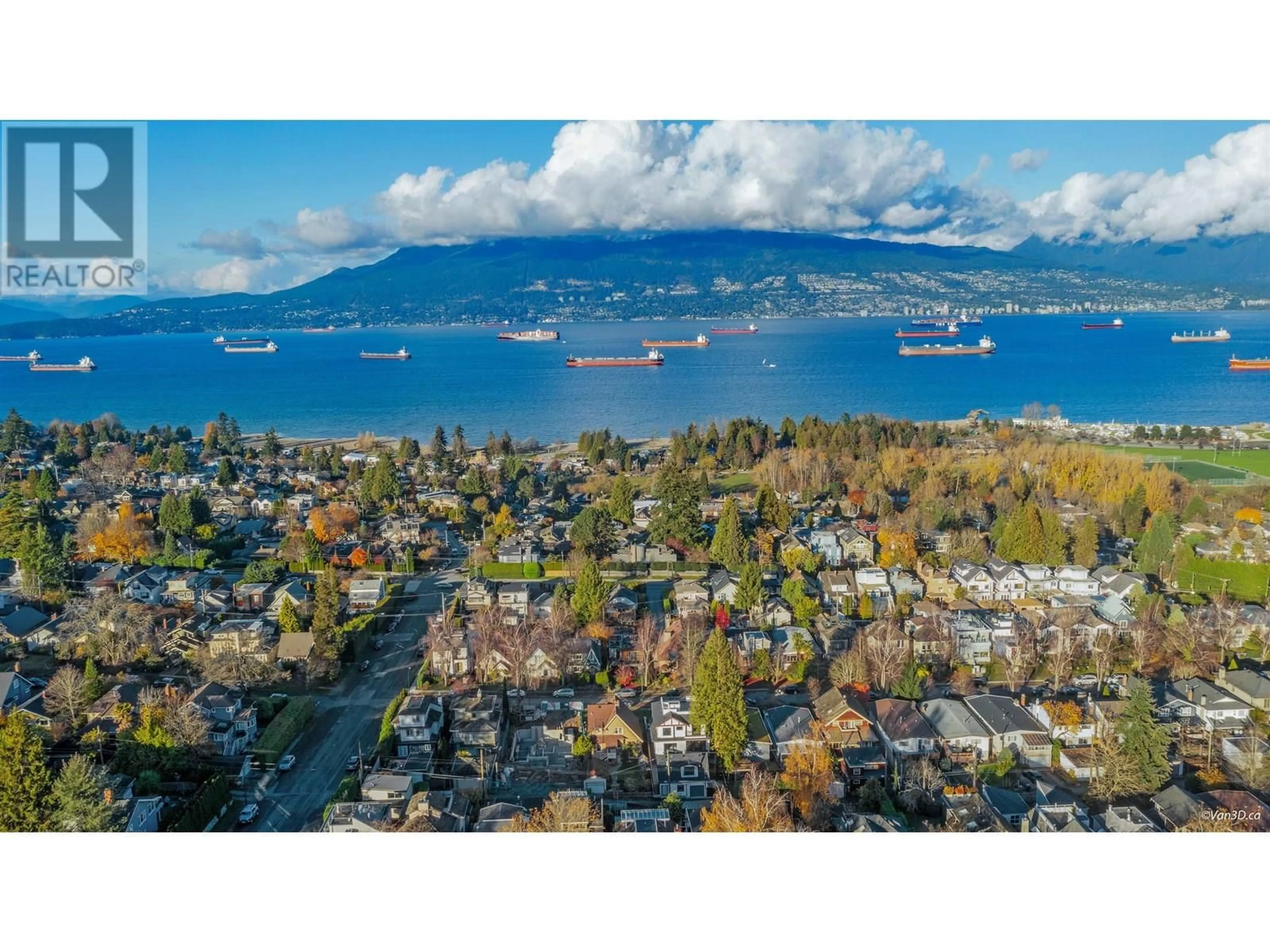 A pic from outside/outdoor area/front of a property/back of a property/a pic from drone, water/lake/river/ocean view for 4473 5TH AVENUE, Vancouver British Columbia V6R1S4