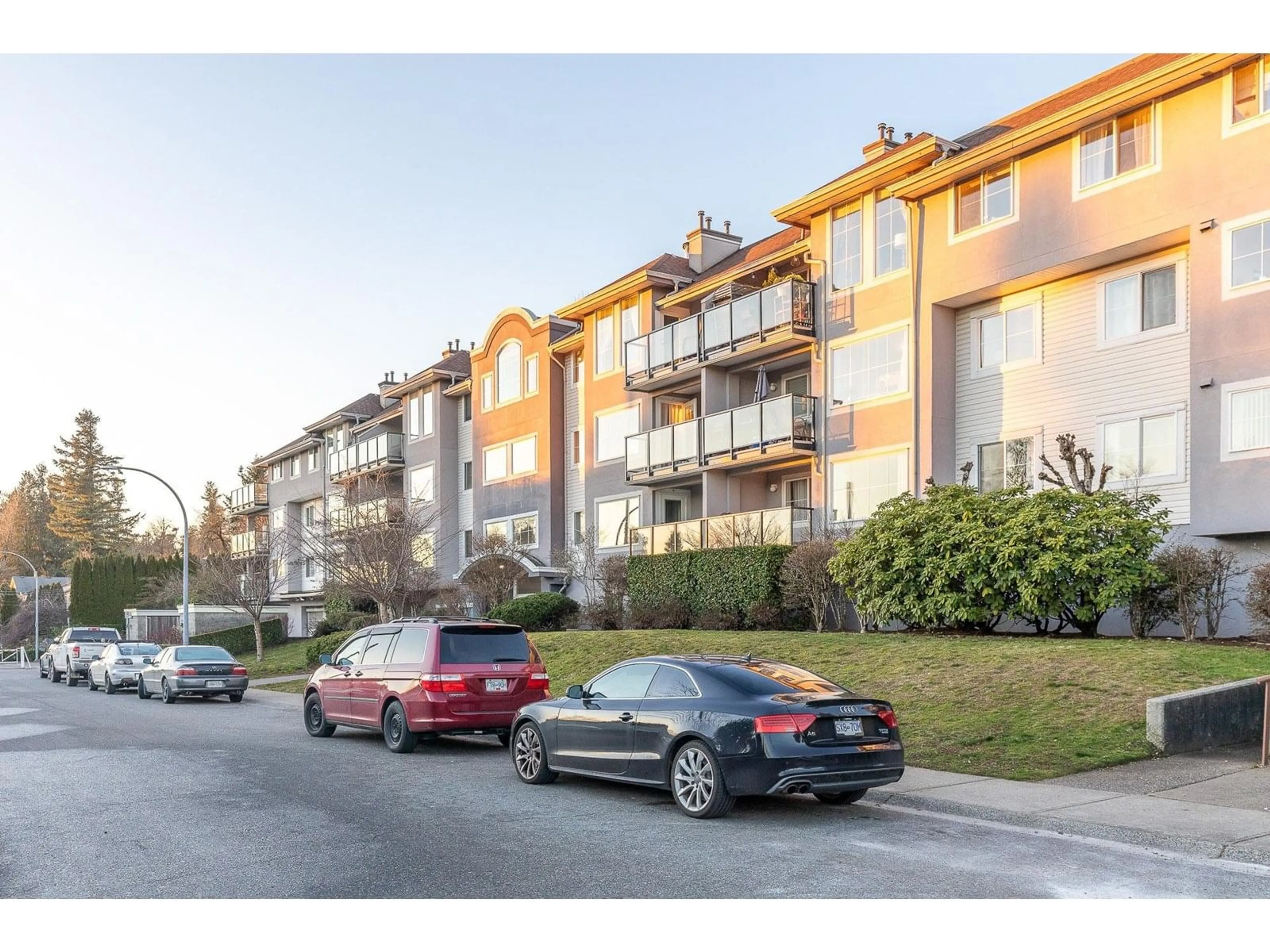 A pic from outside/outdoor area/front of a property/back of a property/a pic from drone, unknown for 211 - 33599 2, Mission British Columbia V2V6J3