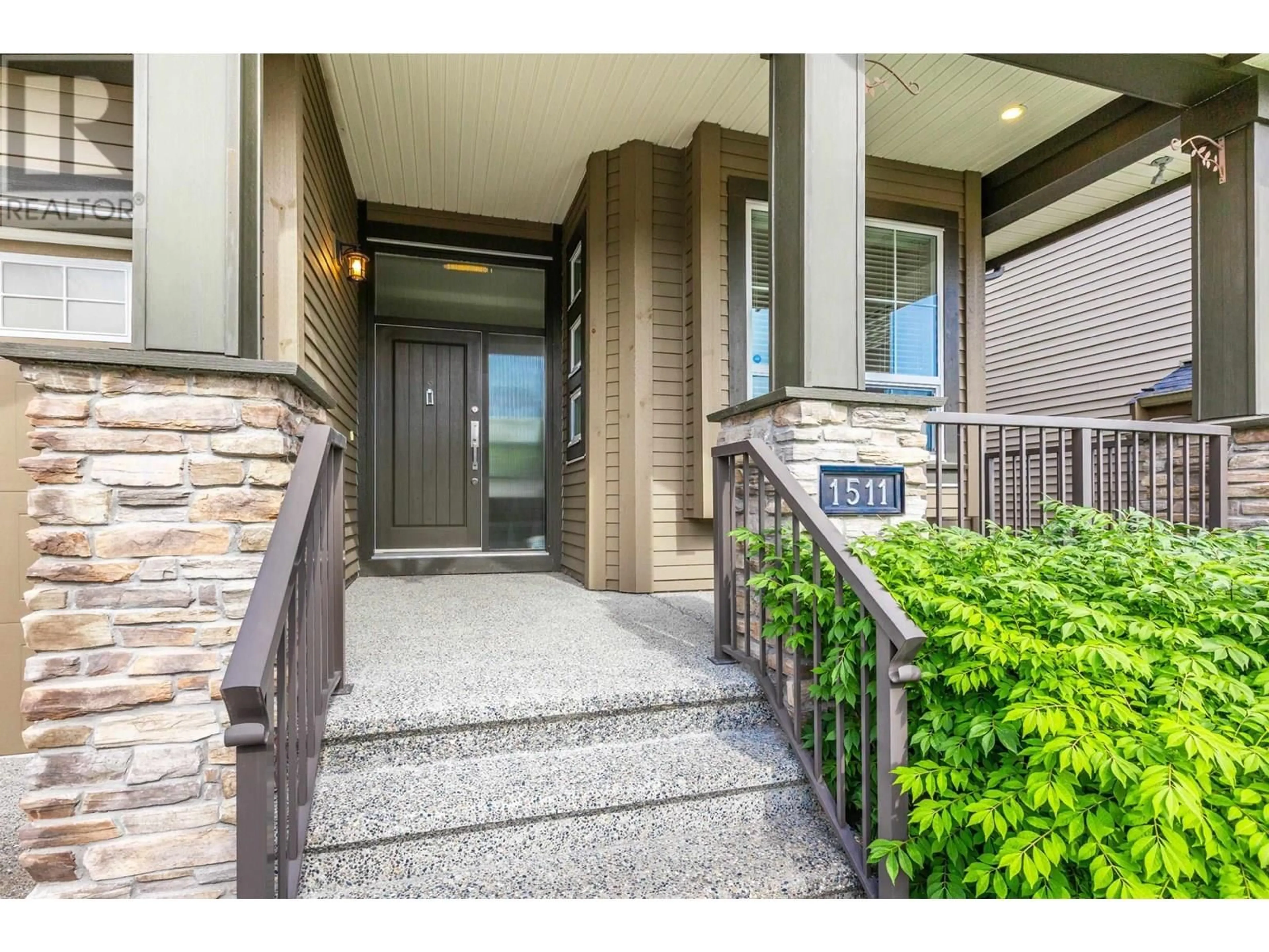 Indoor entryway for 1511 DAYTON STREET, Coquitlam British Columbia V3E0J6