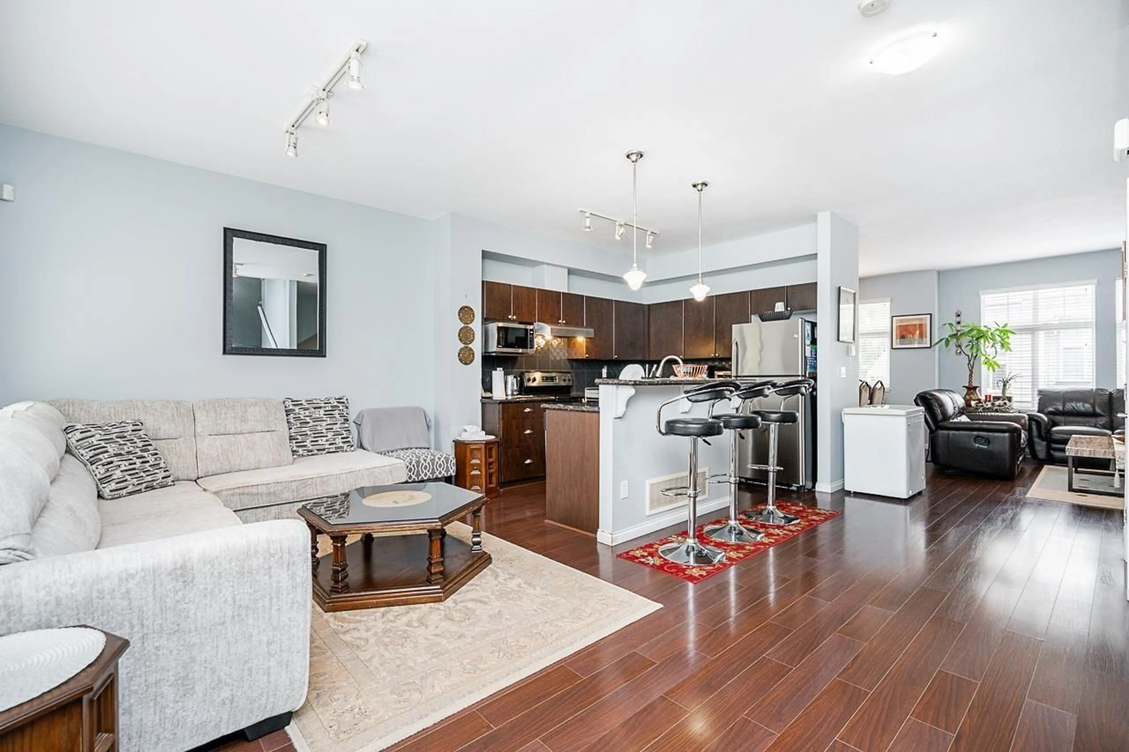 Open concept kitchen, unknown for 35 - 7518 138, Surrey British Columbia V3W1S1