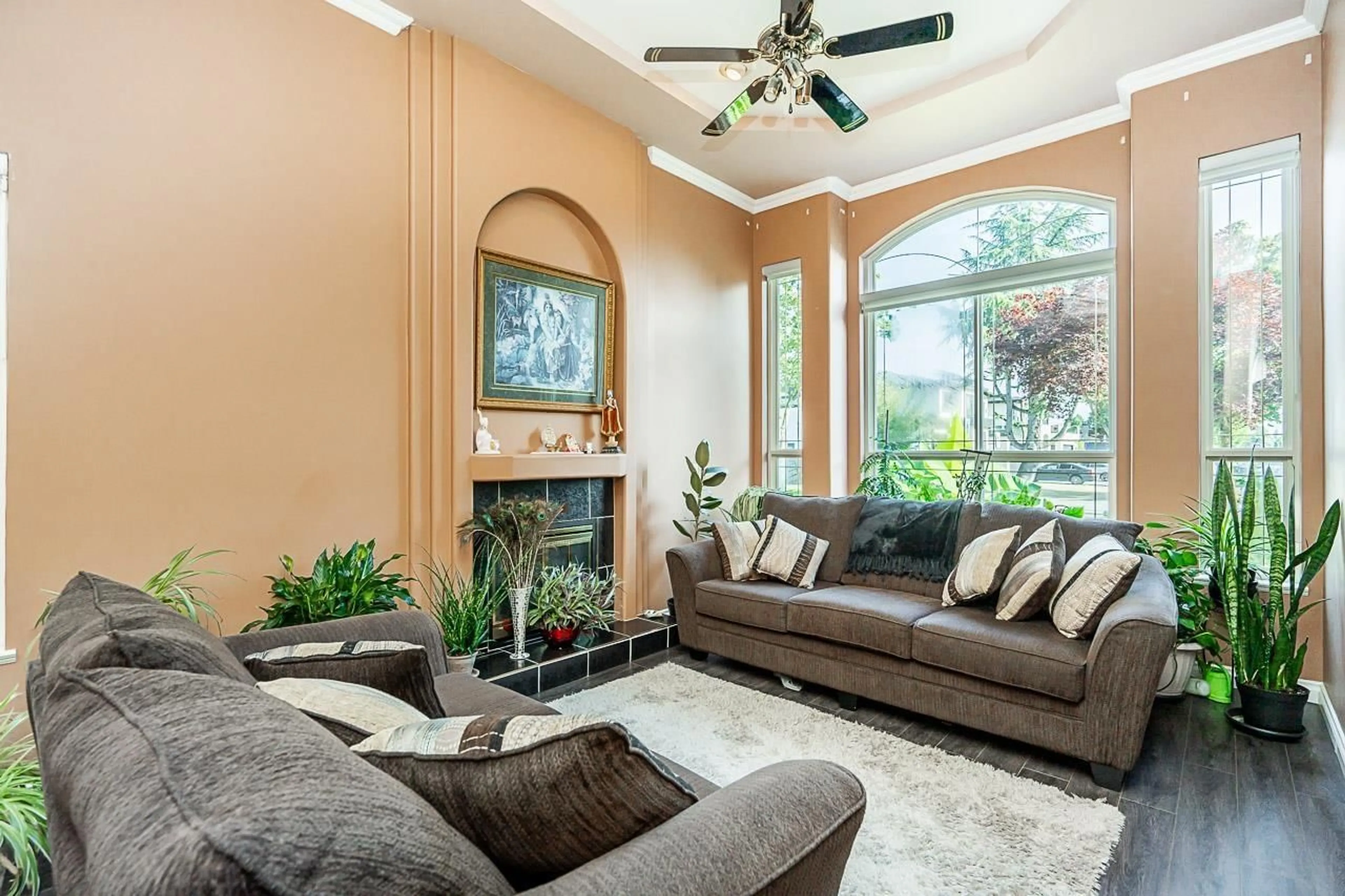 Living room with furniture, unknown for 13003 74, Surrey British Columbia V3W1C3