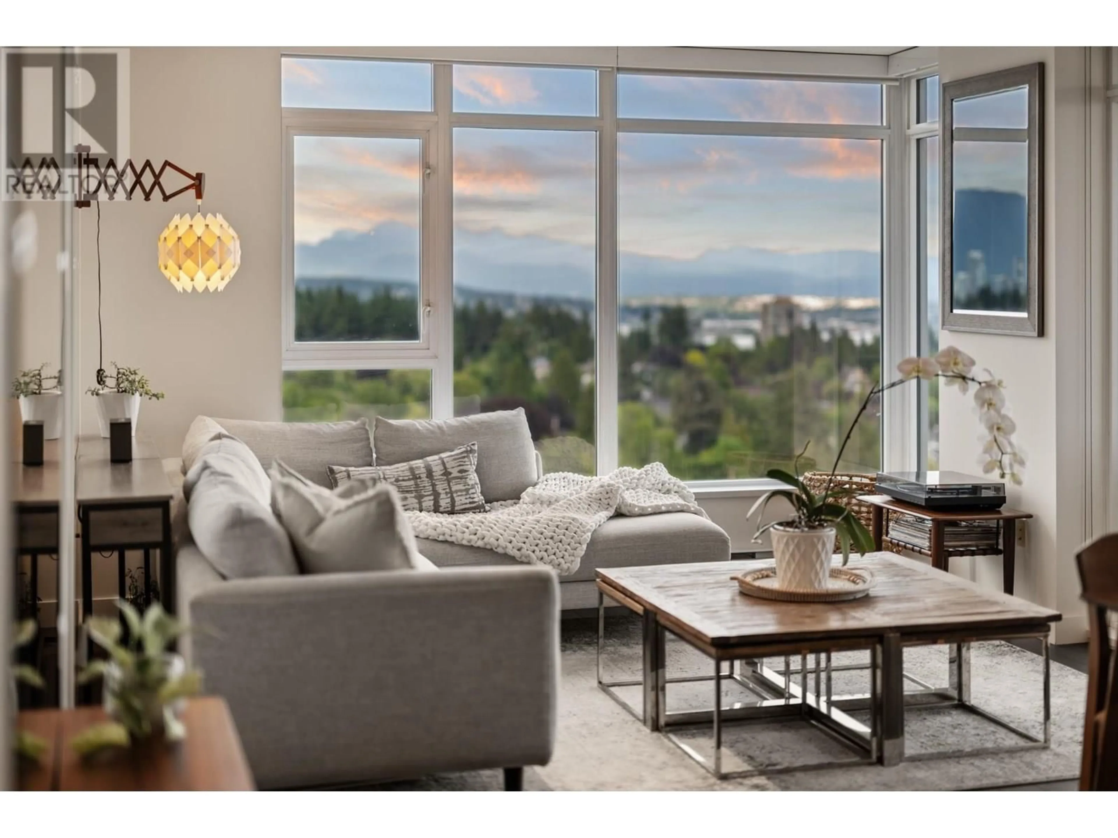 Living room with furniture, unknown for 2101 - 608 BELMONT STREET, New Westminster British Columbia V3M0G8