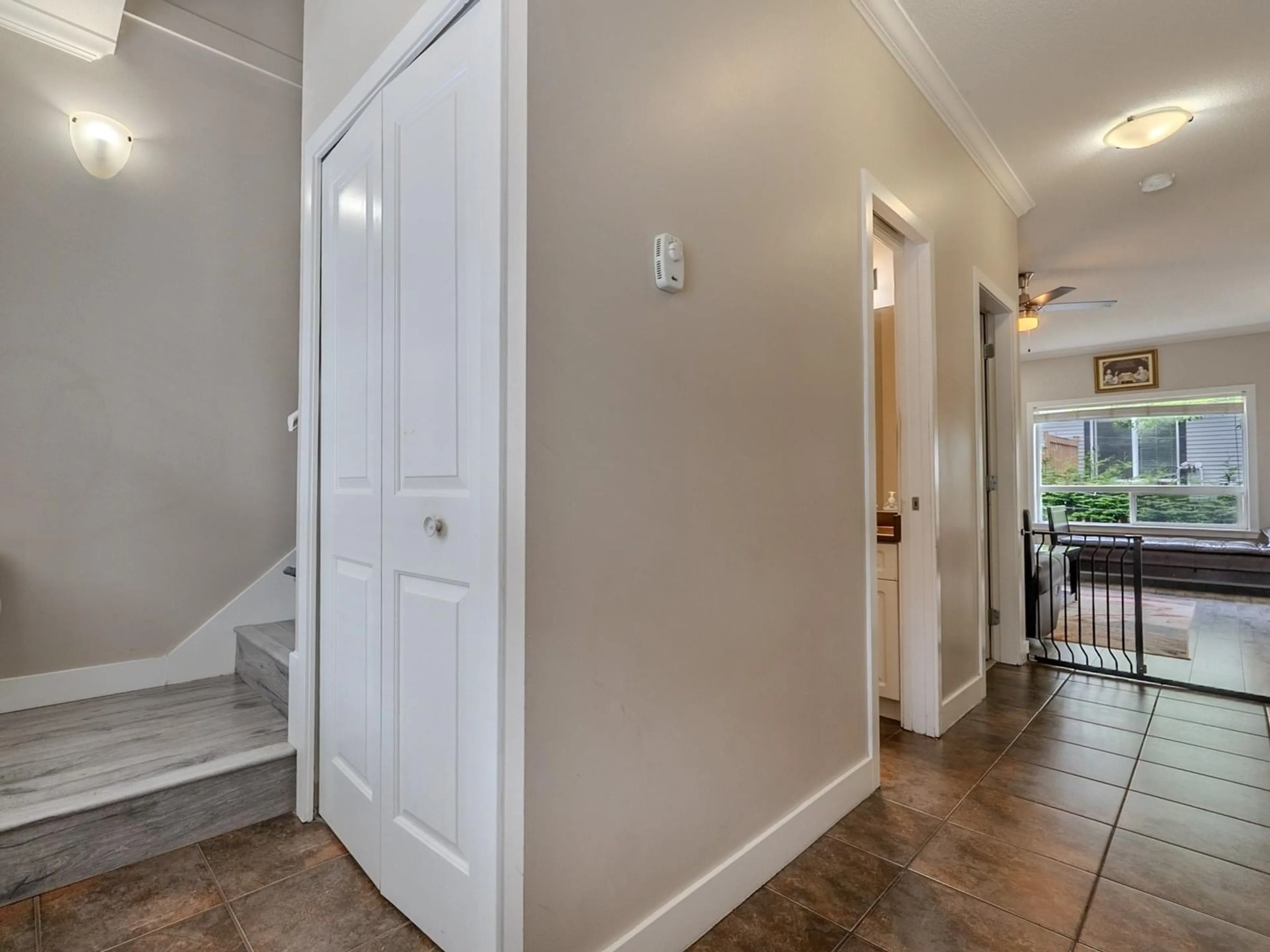 Indoor entryway for 25 - 31235 UPPER MACLURE, Abbotsford British Columbia V2T0B2
