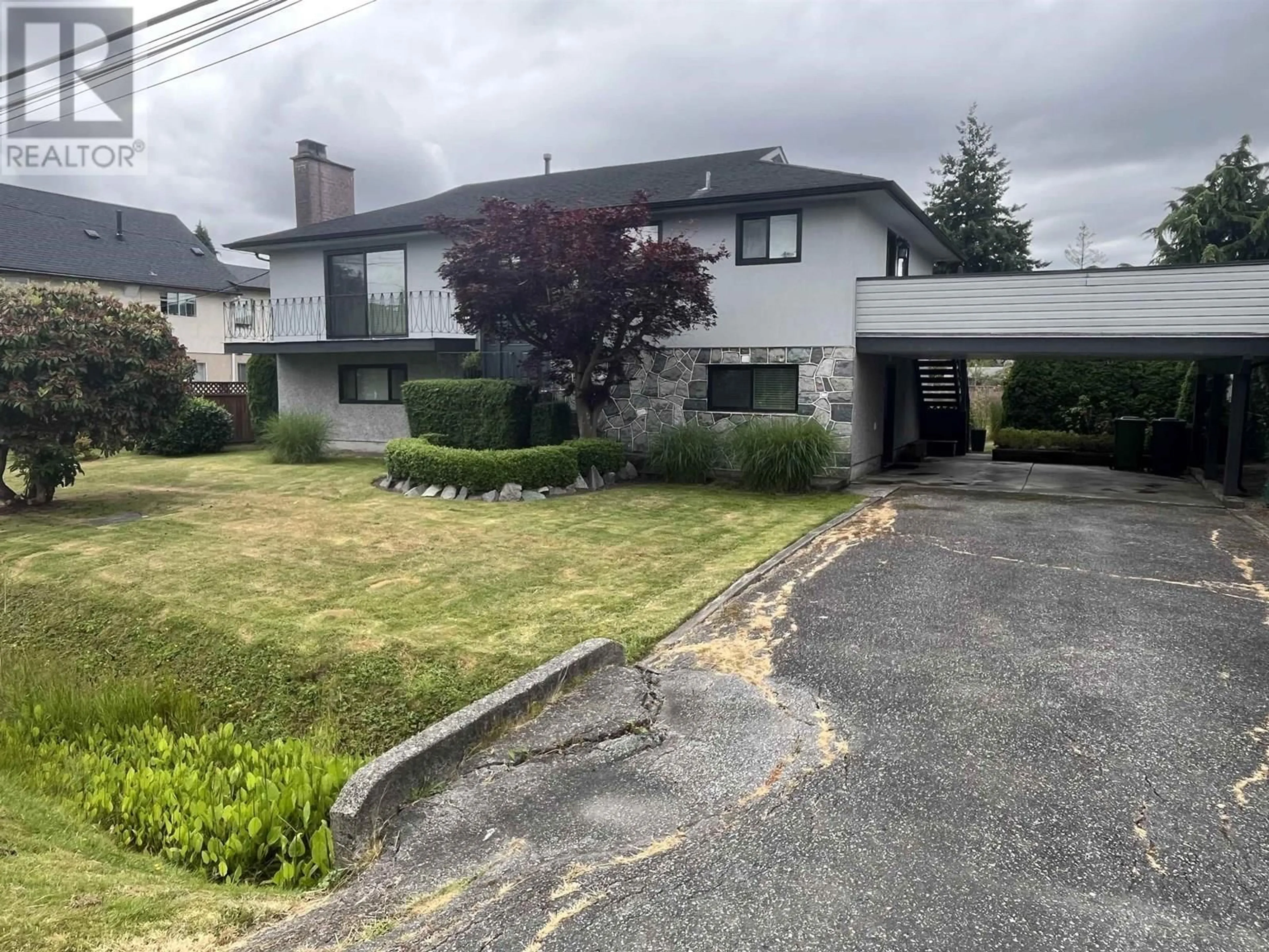A pic from outside/outdoor area/front of a property/back of a property/a pic from drone, street for 9160 WALFORD STREET, Richmond British Columbia V6X1P4