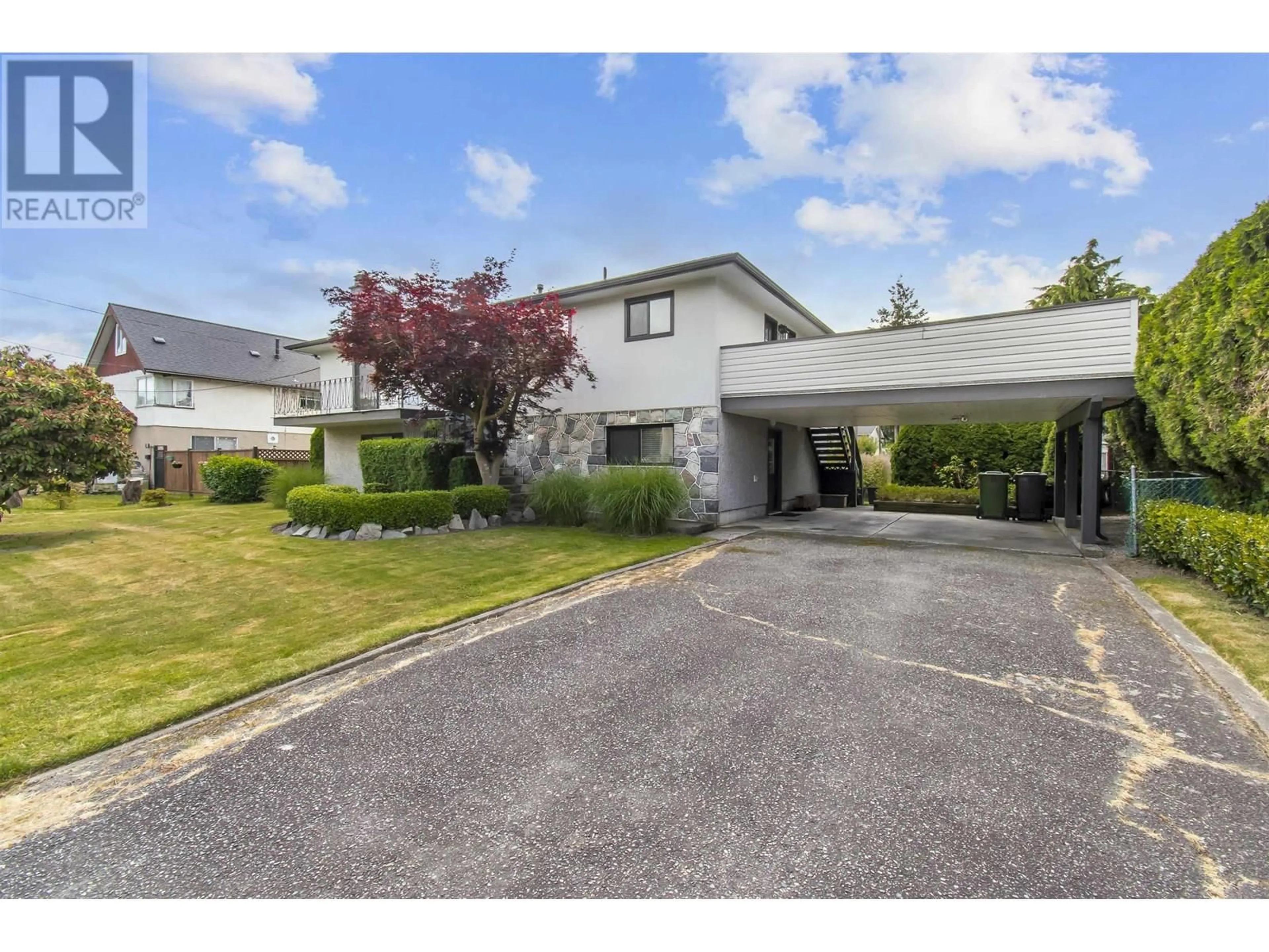 A pic from outside/outdoor area/front of a property/back of a property/a pic from drone, street for 9160 WALFORD STREET, Richmond British Columbia V6X1P4