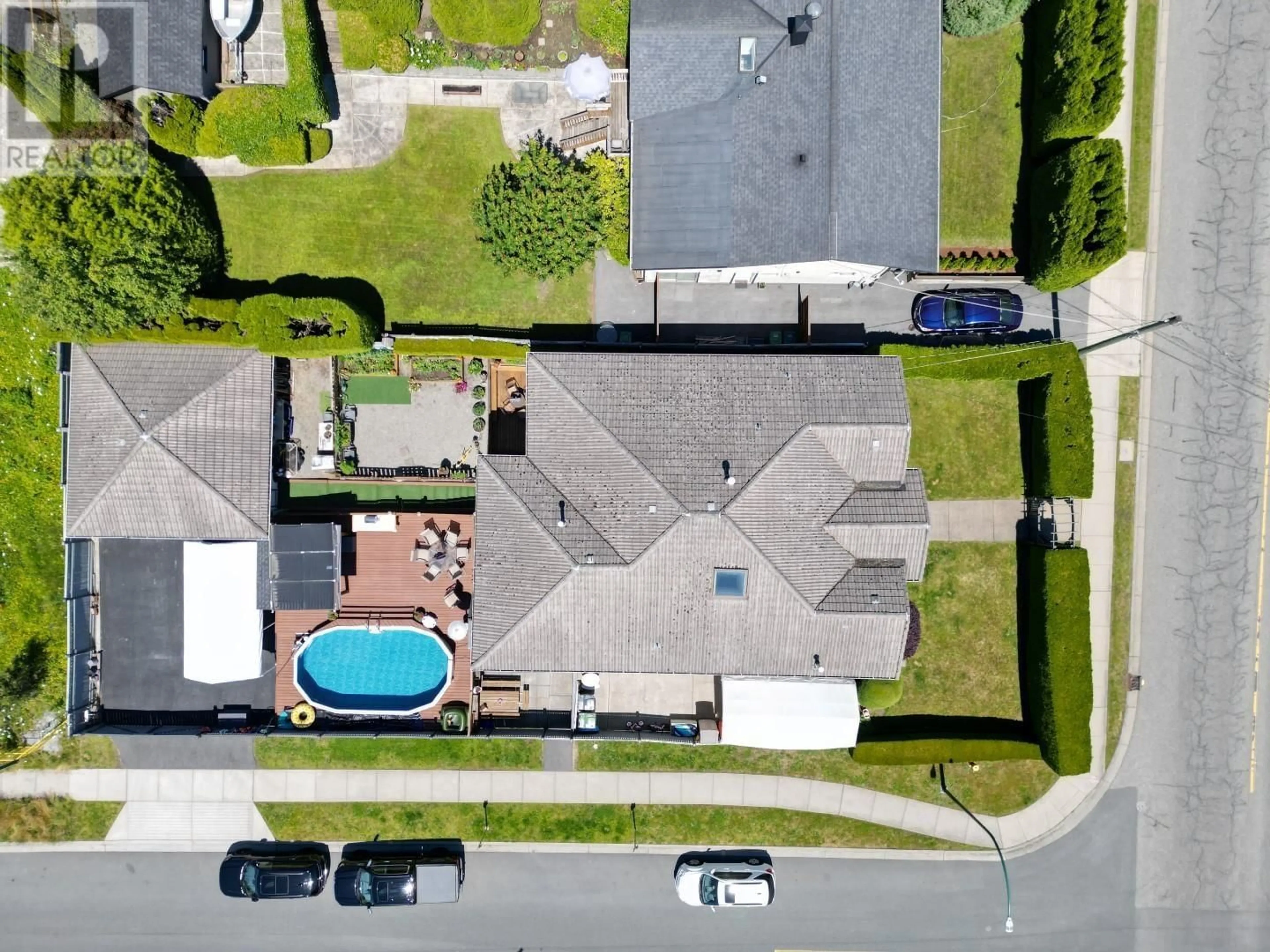 A pic from outside/outdoor area/front of a property/back of a property/a pic from drone, street for 306 MARMONT STREET, Coquitlam British Columbia V3K4R1