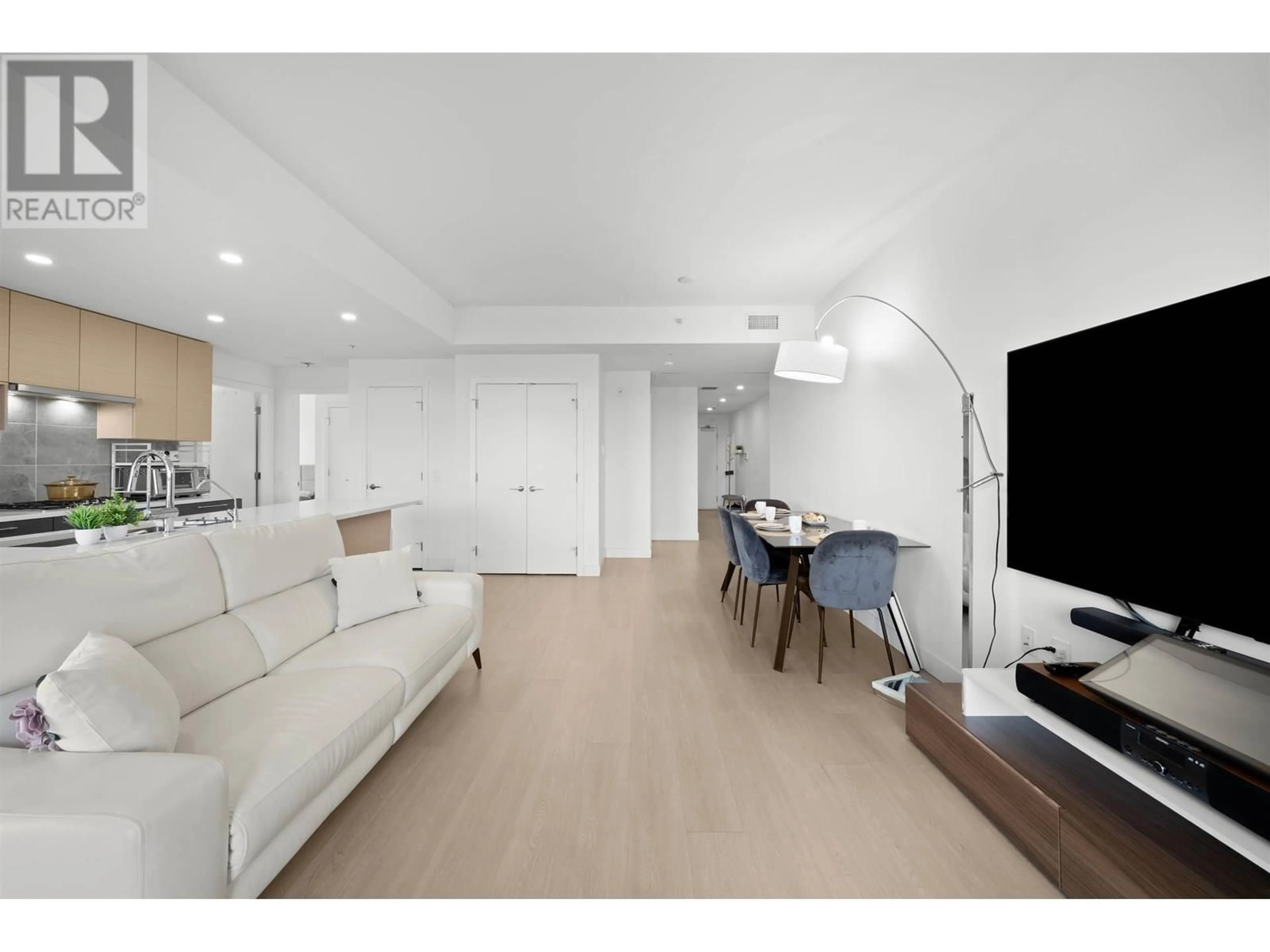 A pic of a room for 301 - 8888 OSLER STREET, Vancouver British Columbia V6P4G2