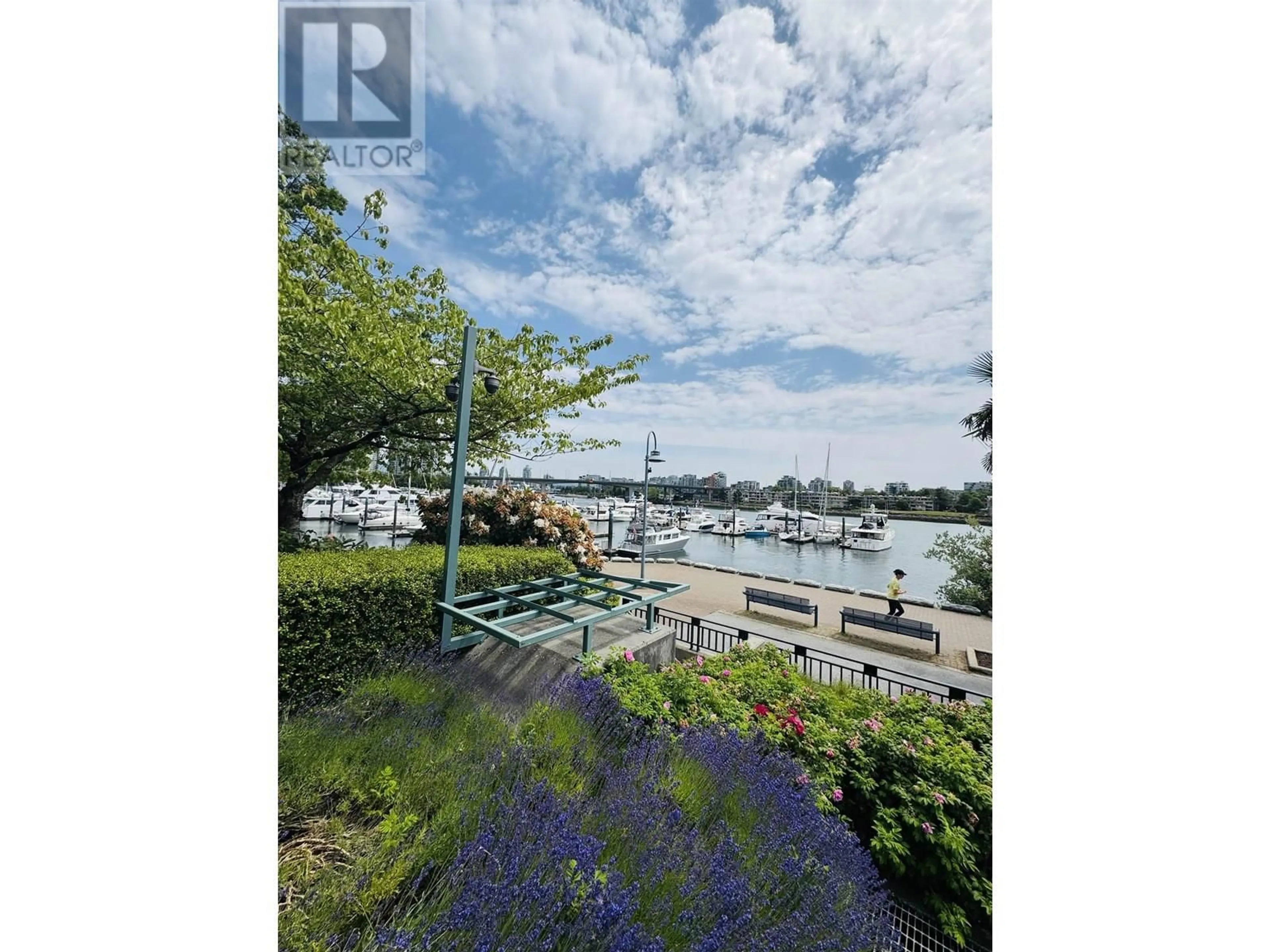 Unknown for 122 - 1228 MARINASIDE CRESCENT, Vancouver British Columbia V6Z2W4