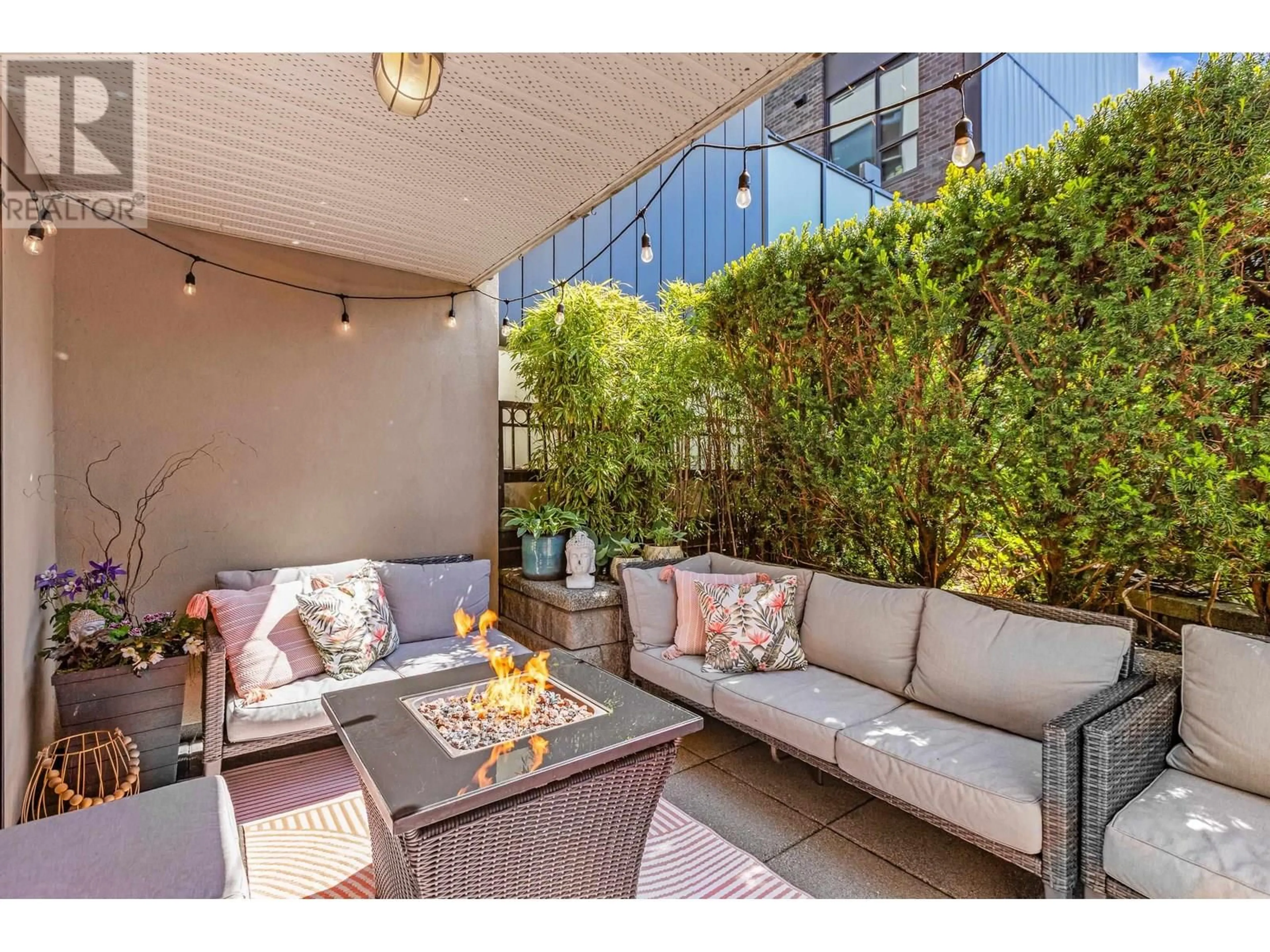 Patio, street for 2001 - 84 GRANT STREET, Port Moody British Columbia V3H0B5