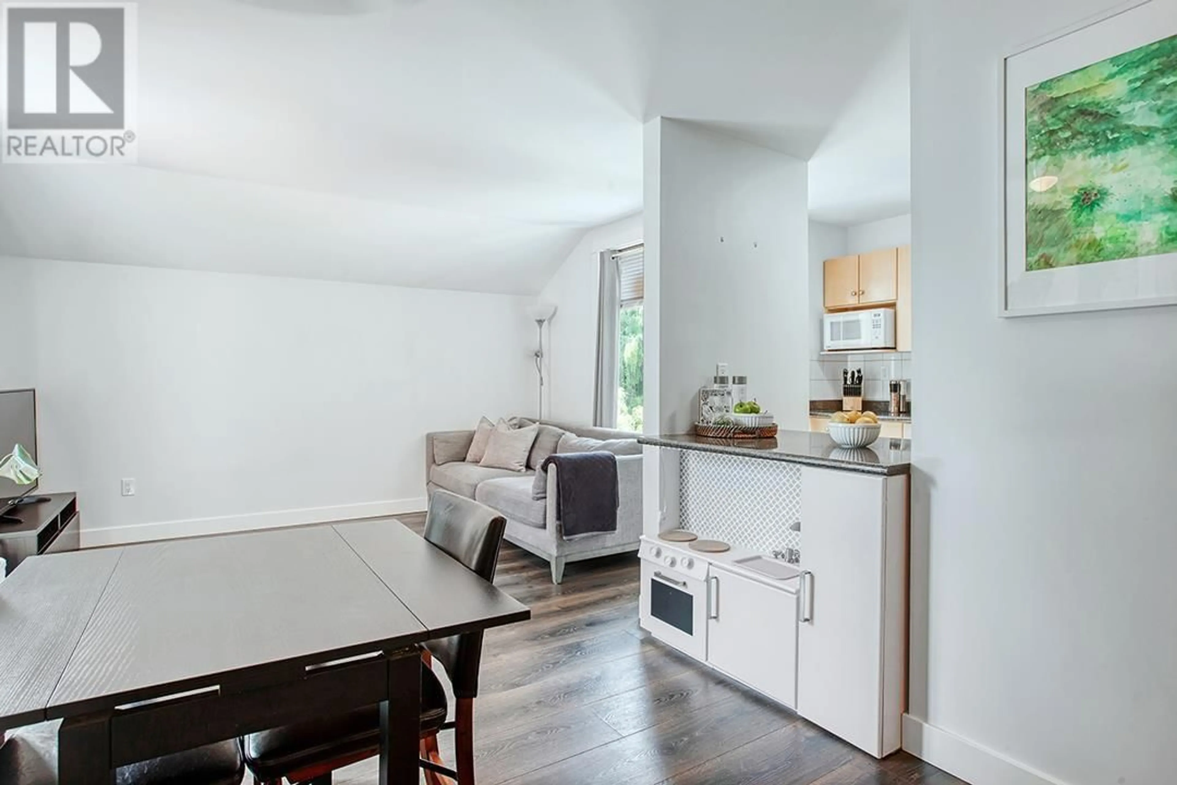 A pic of a room for 302 - 9138 CAPELLA DRIVE, Burnaby British Columbia V3J7K3